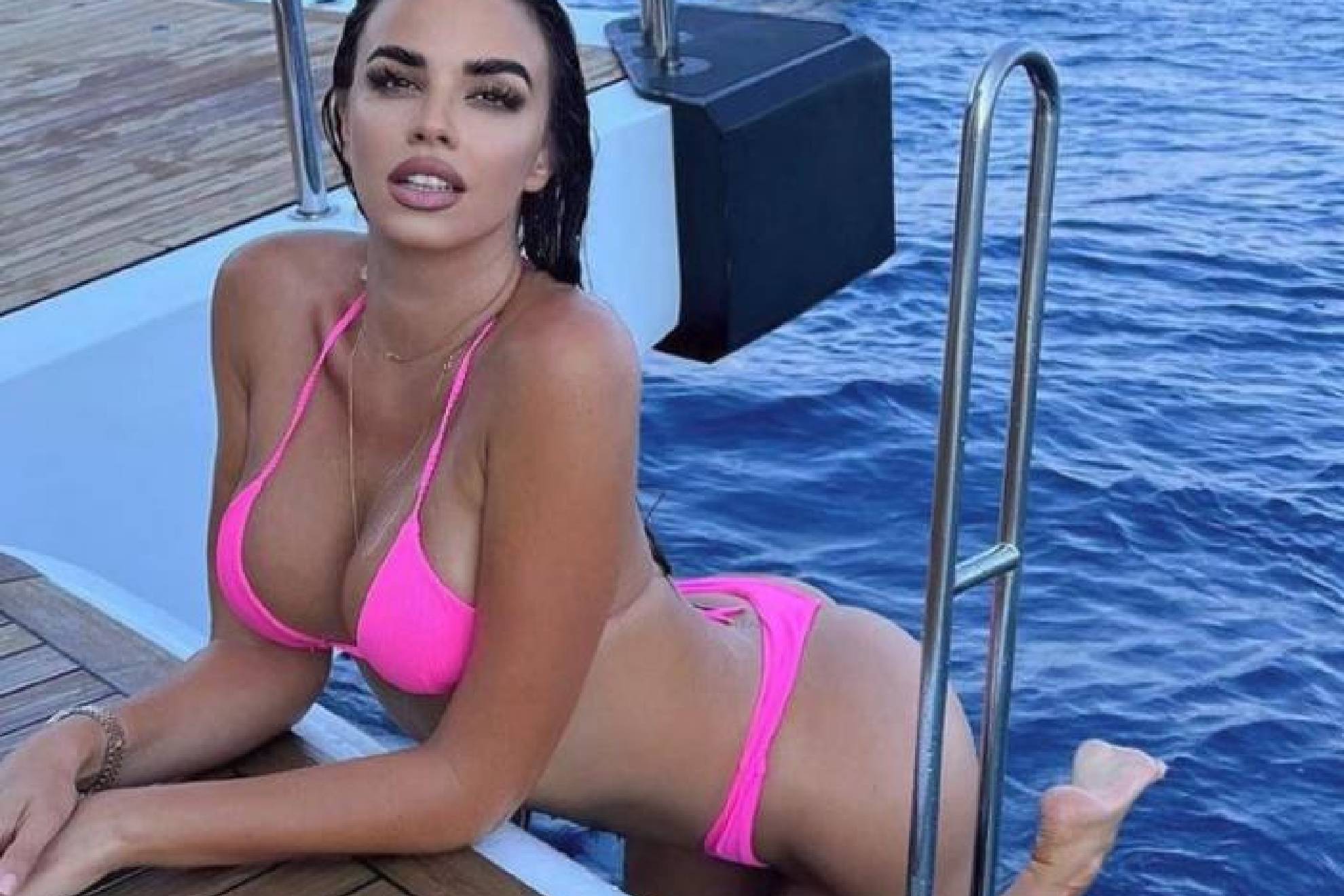 La modelo croata sigue sorprendiendo a sus fans en redes sociales.