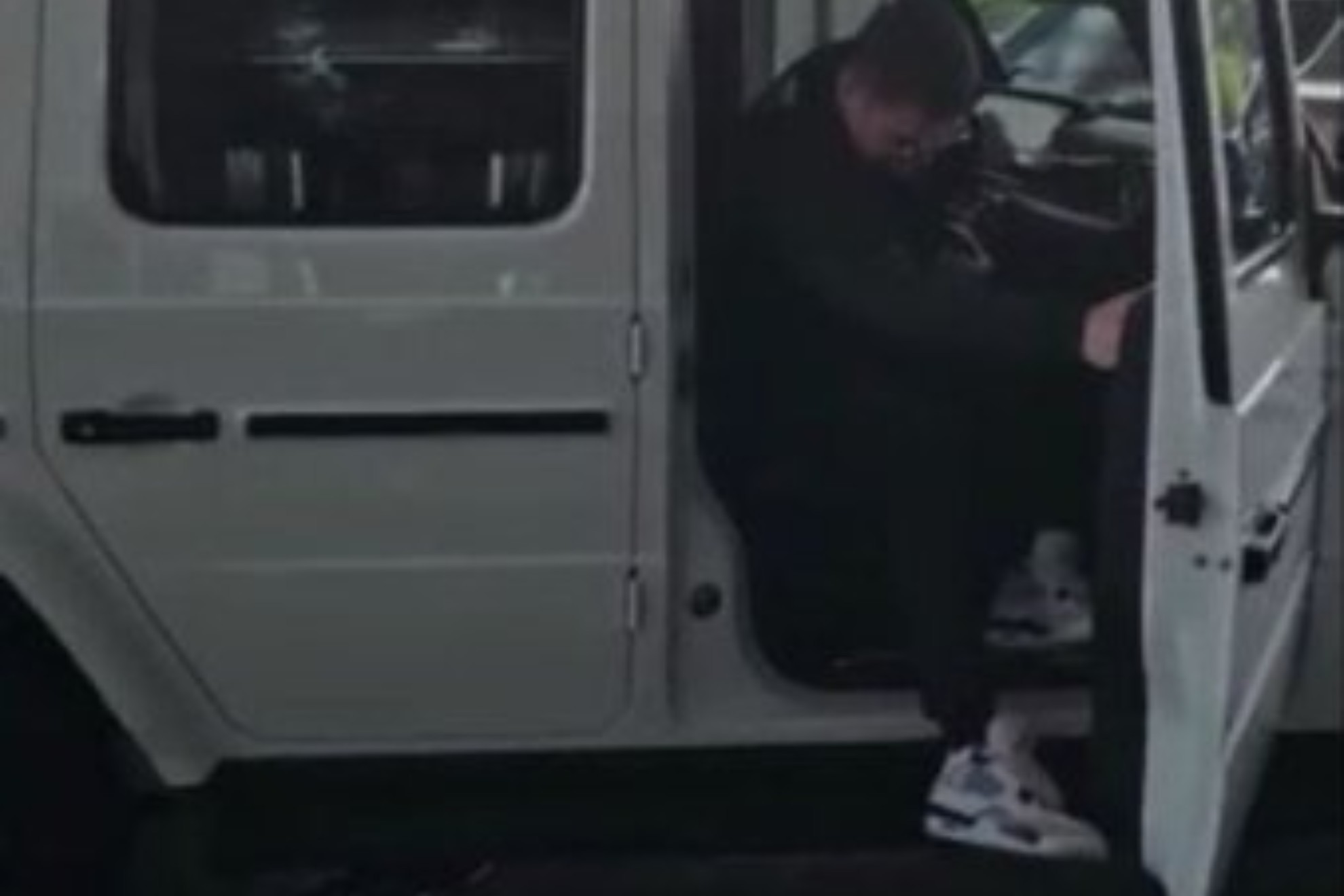 Canelo asisti� con un calzado exclusivo a la rueda de prensa de su pelea en Jalisco.