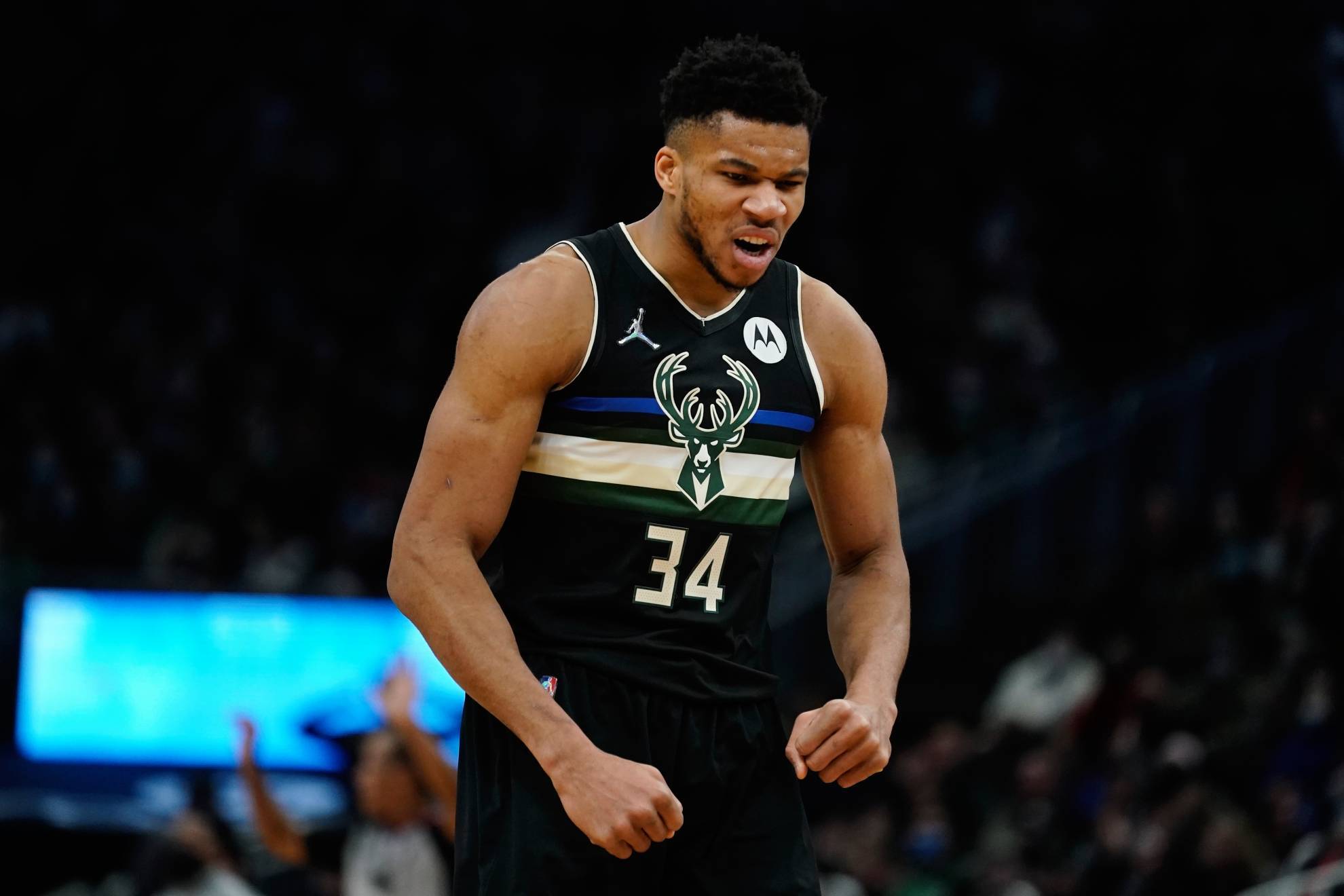 Giannis Antetokounmpo se ha sometido a una artroscopia para limpiar su rodilla