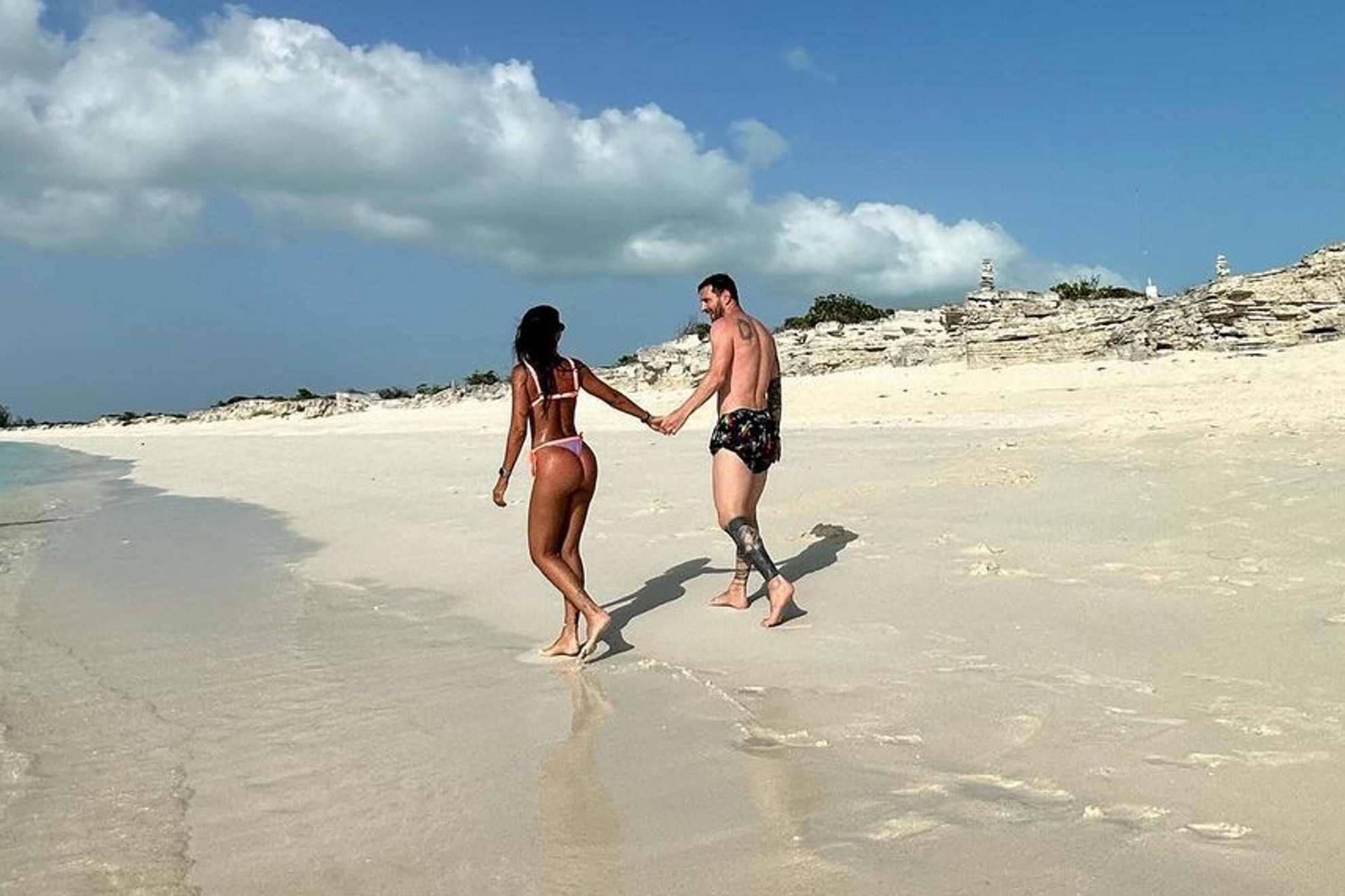 Antonela Rocuzzo Lionel Leo Messi Inter Miami Florida llegada nuevo comienzo MLS soccer f�tbol celebrities Bahamas vacaciones