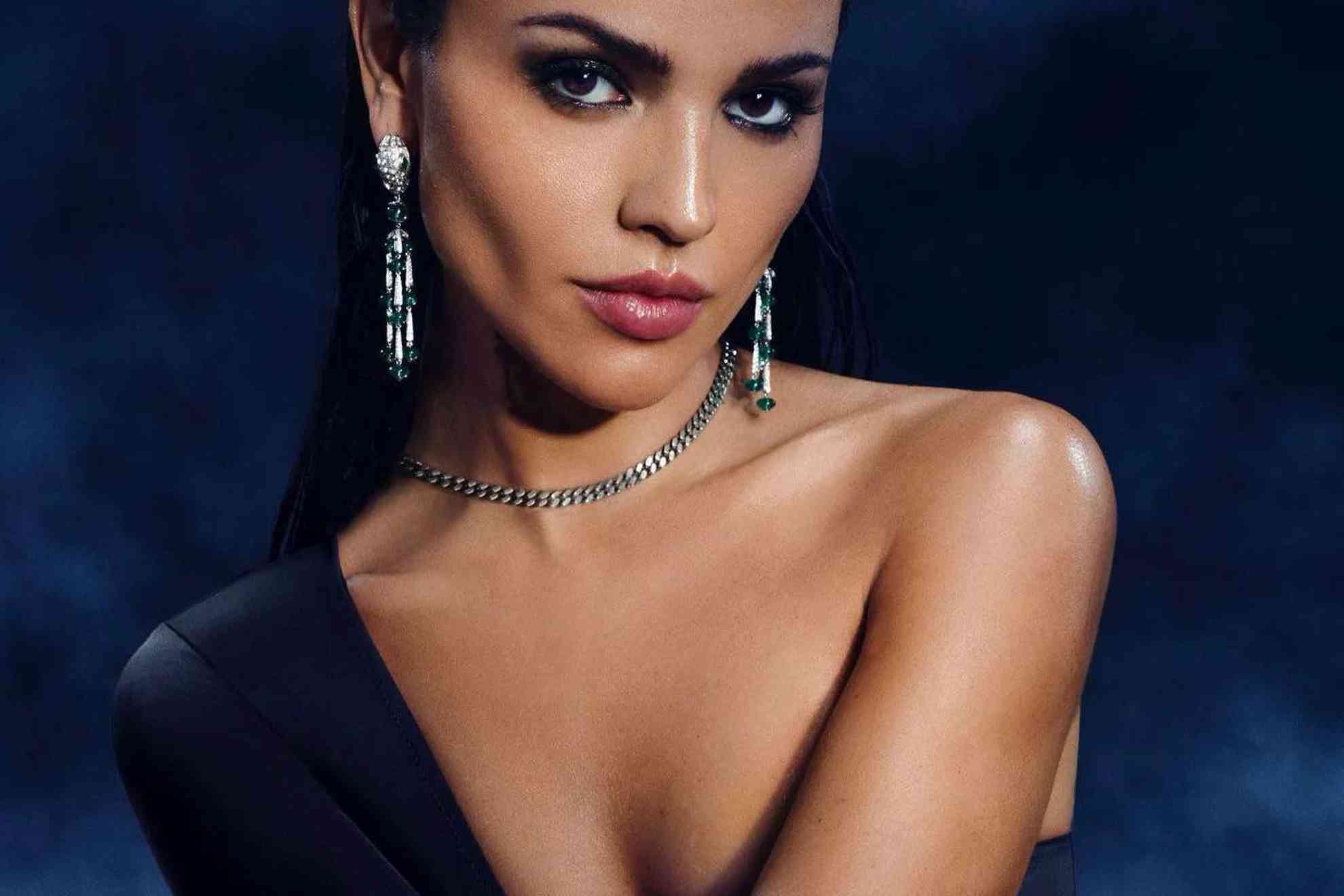 La actriz mexicana no solamente deslumbra por su descomunal talento en Hollywood, adem�s nos presume unos atuendos y una sensualidad que es simplemente admirable.