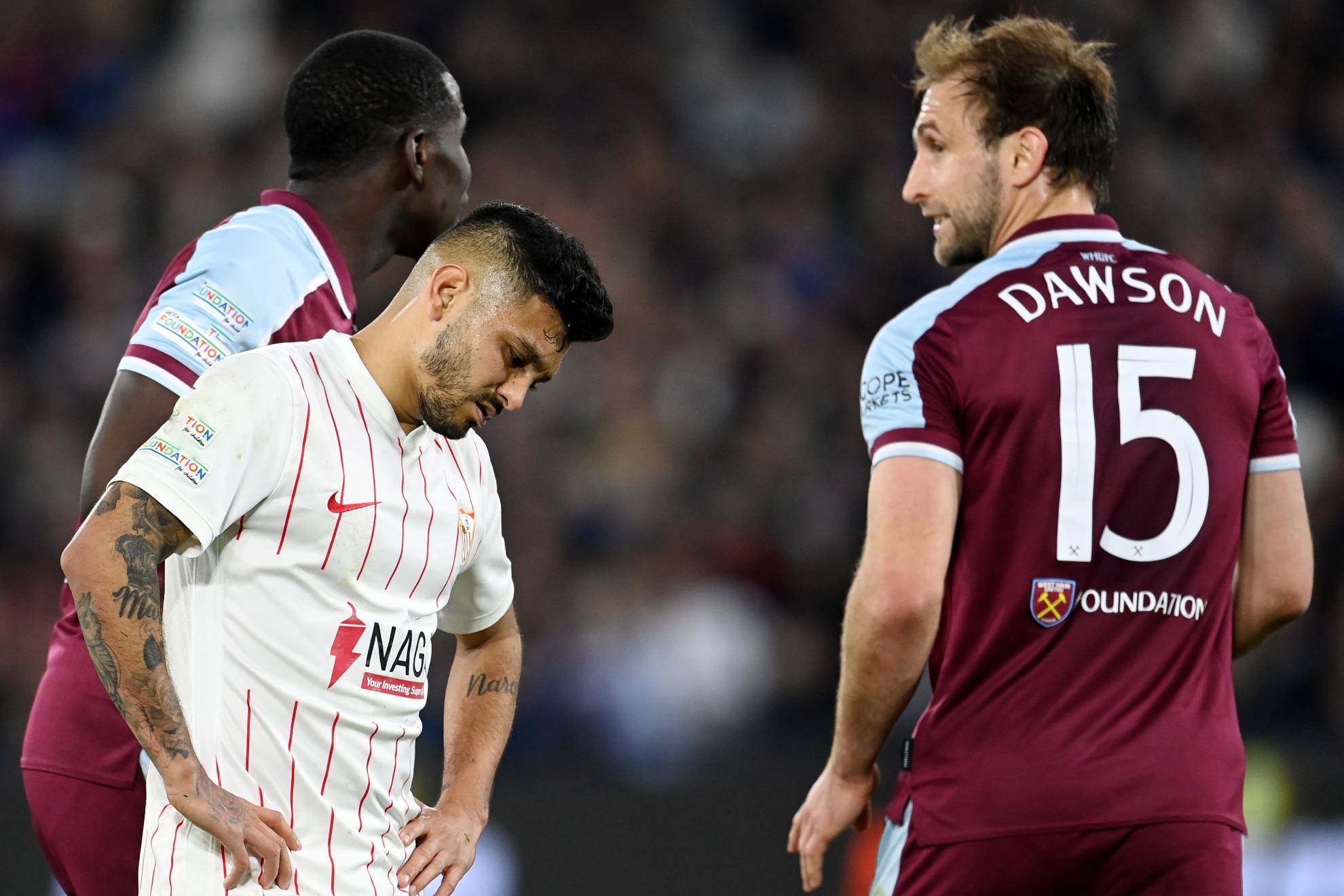 Tecatito Corona, est� en posibles altas y bajas de Sevilla en cierre de mercado