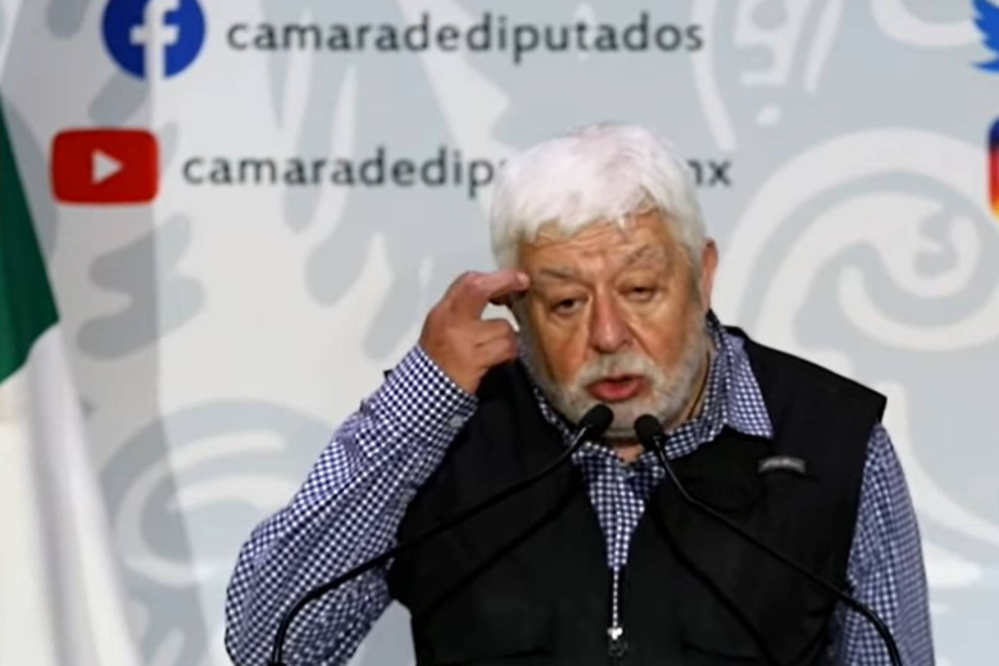 Jaime Maussan estuvo en la C�mara de Diputados para hablar de sus hallazgos
