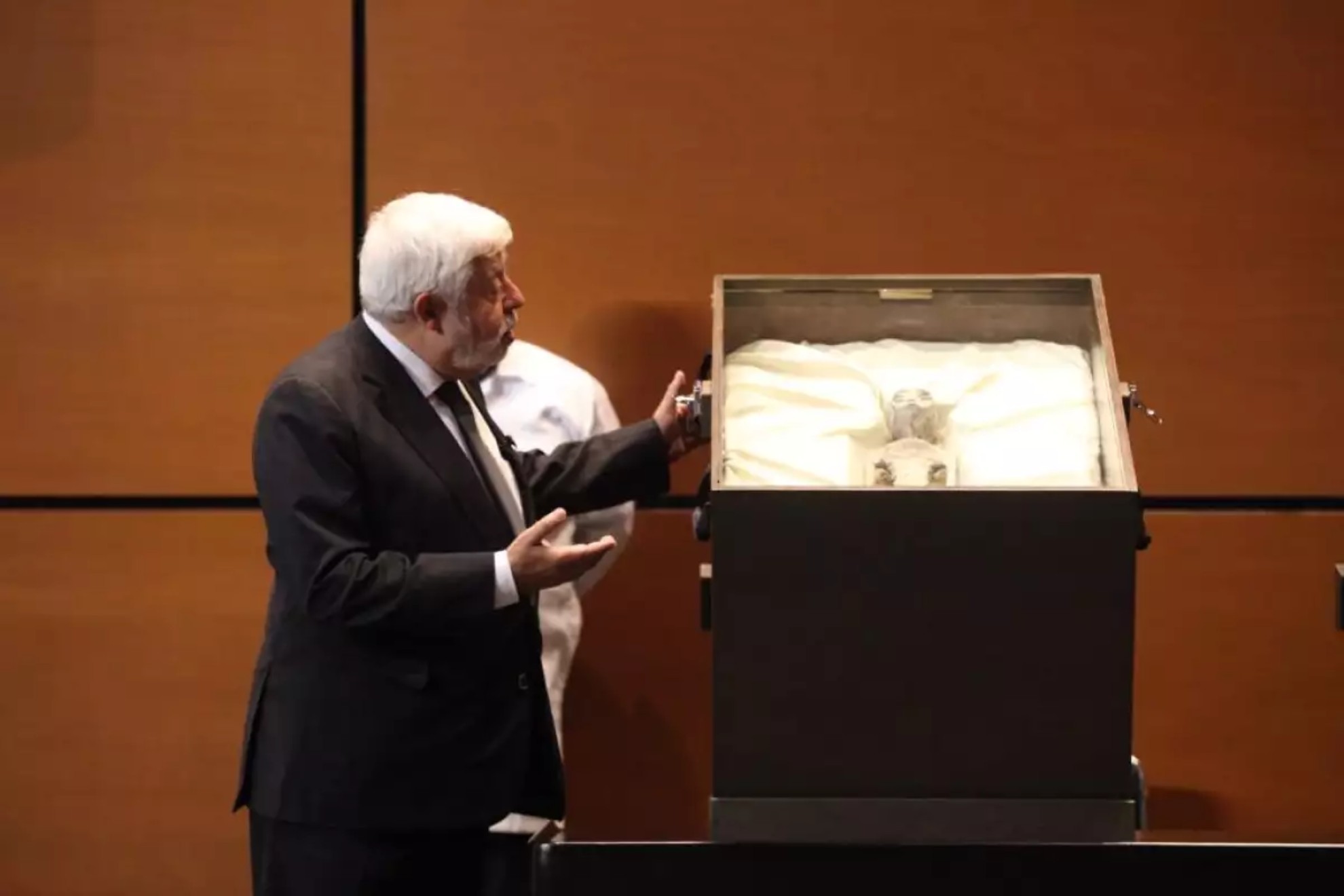 Jaime Maussan en el Congreso se M�xico