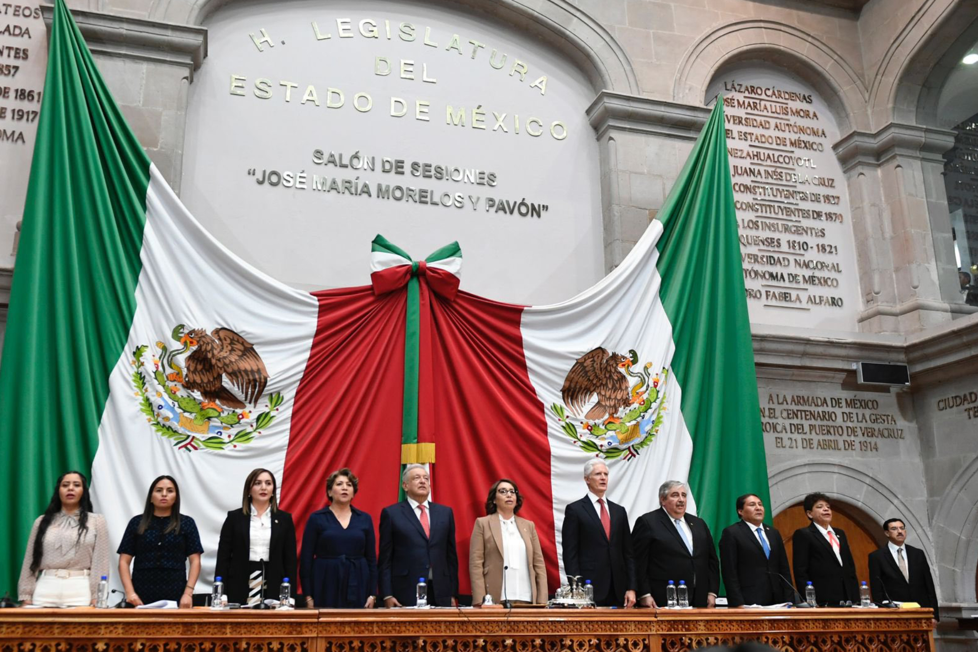 Delfina Gómez rinde protesta como Gobernadora del Edomex ante el ...