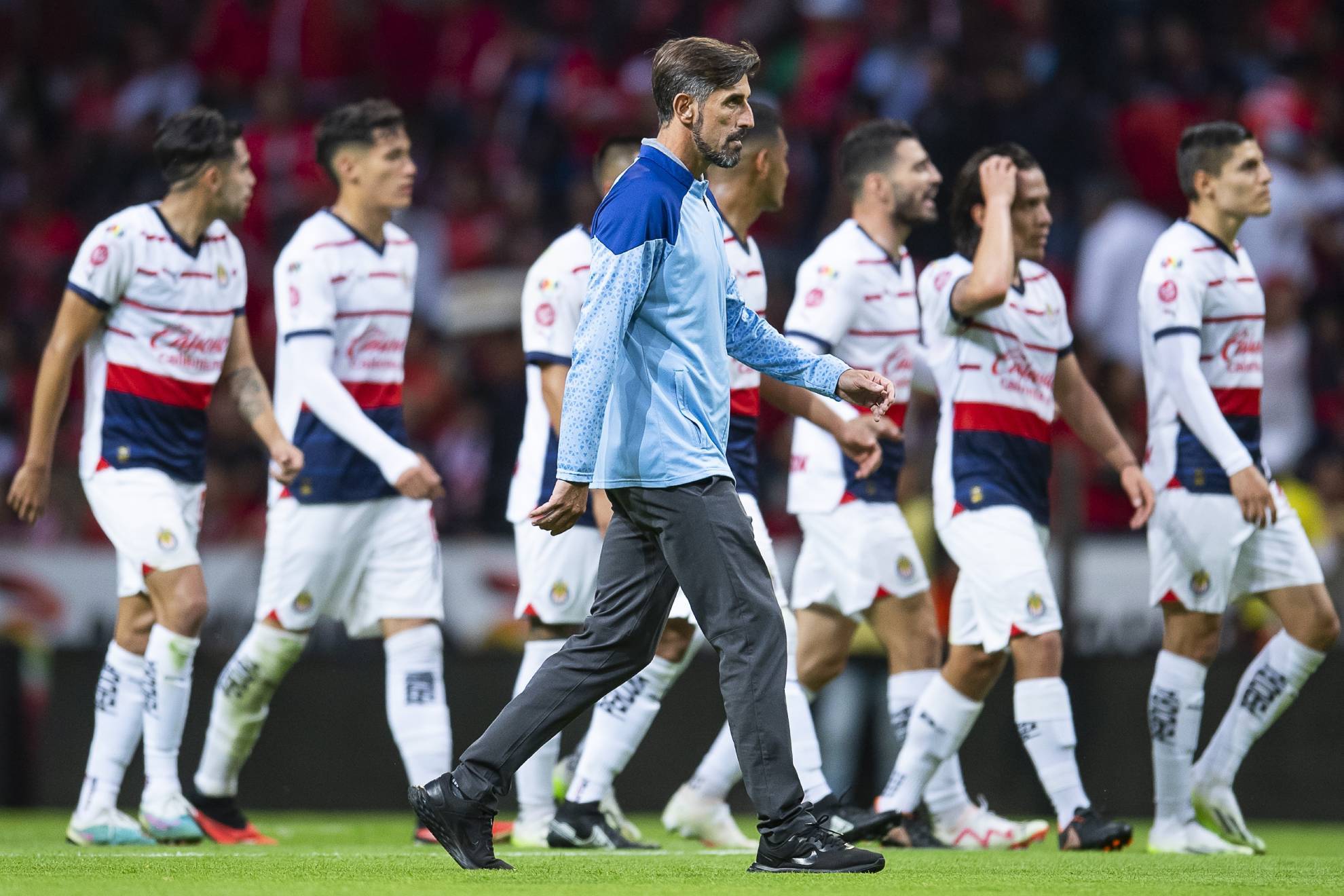 Chivas y su bipolaridad en la Liga MX y con sus figuras