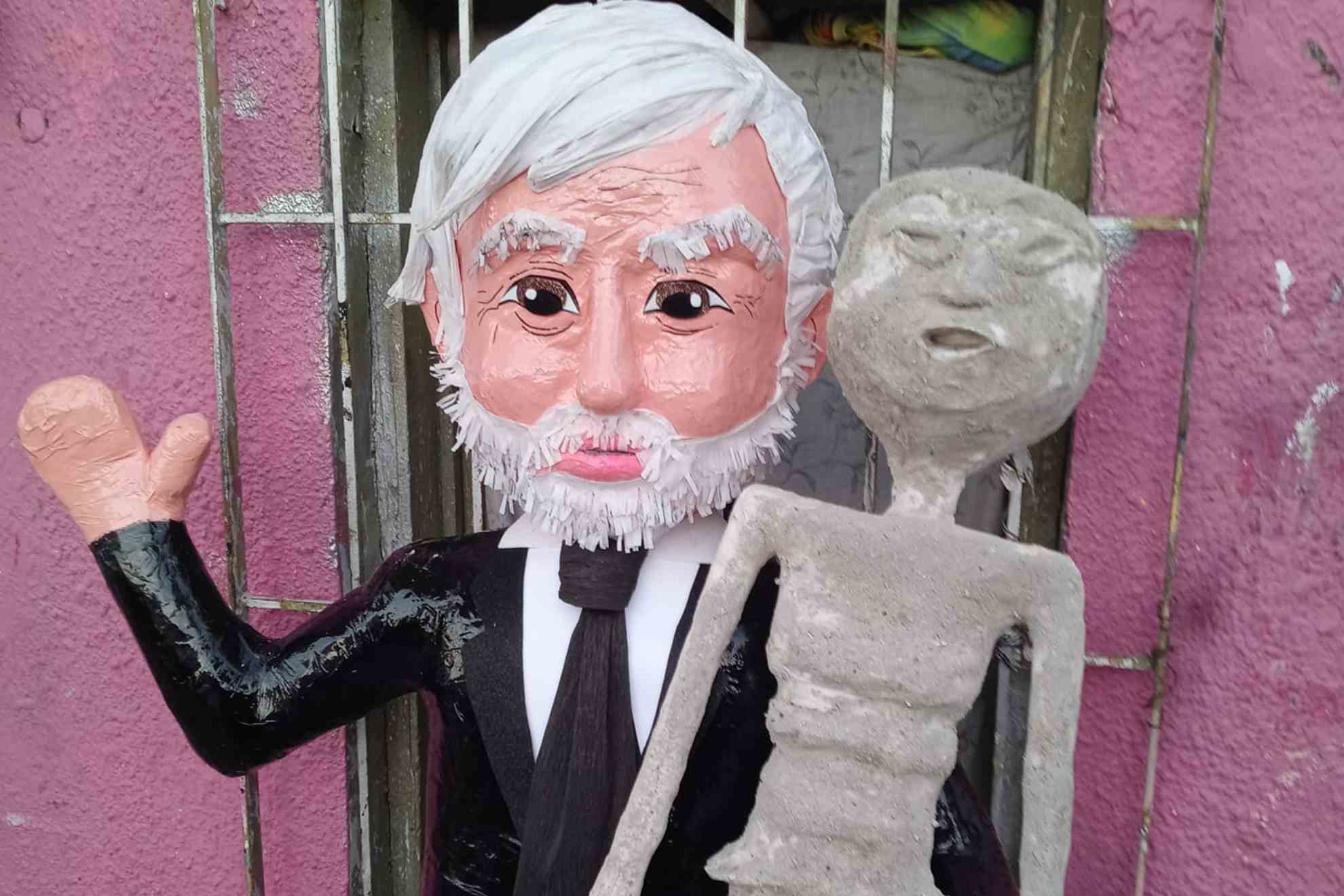 La pi�ata de Jaime Maussan y su momia.