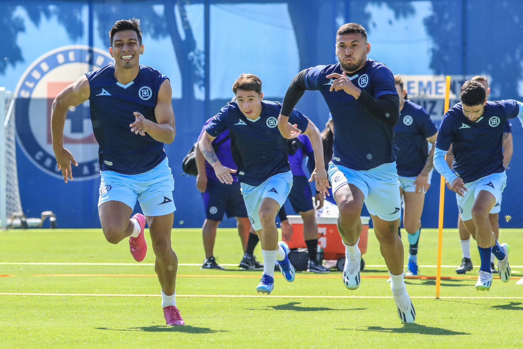 El plantel de Cruz Azul entrenando en La Noria el fin de semana durante la fecha FIFA.