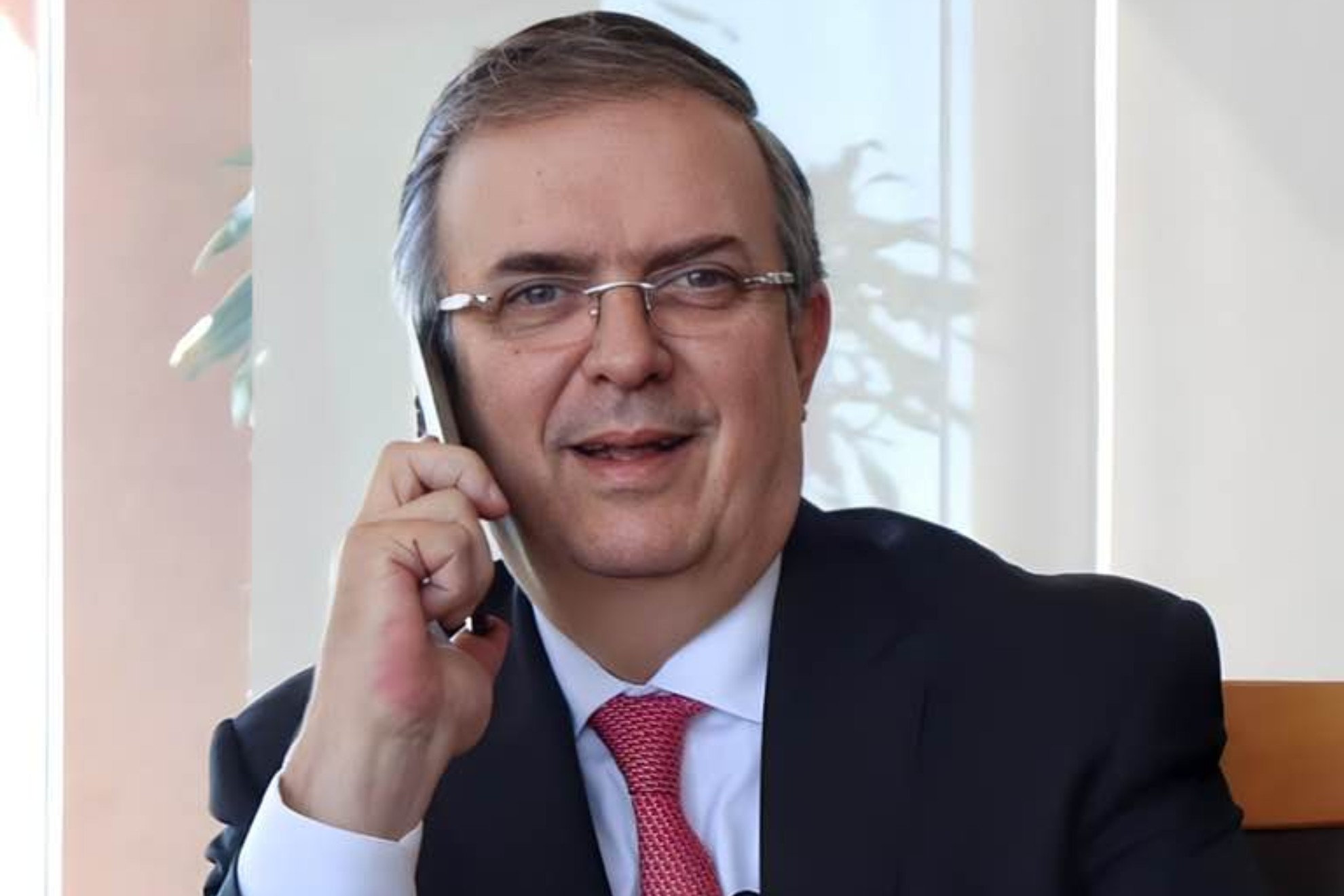 Ebrard levant� la voz acusando que los estatutos de Morena fueron violados
