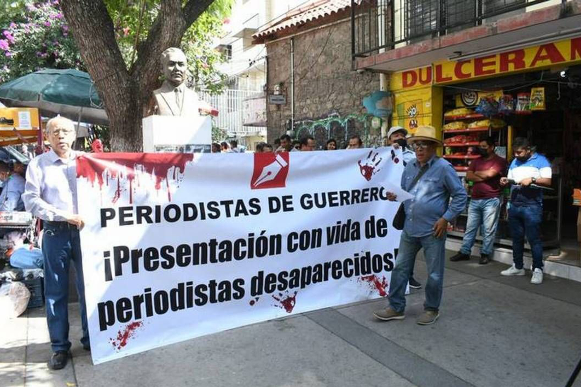 Se exige la aparici�n de los periodistas secuestrados