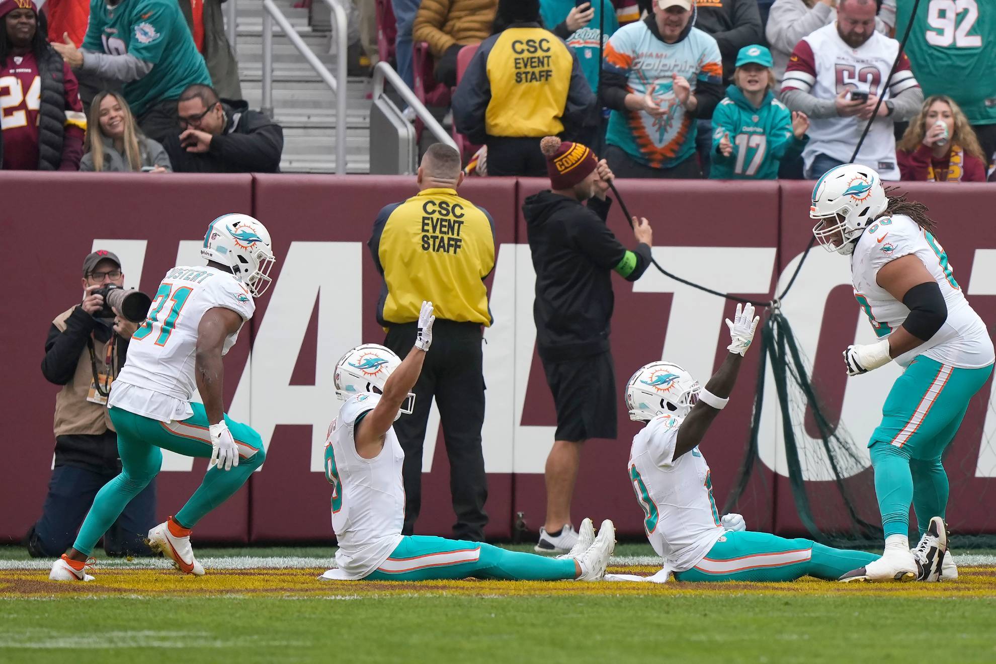 Miami Dolphins NFL Washington Commanders Tyreek Hill