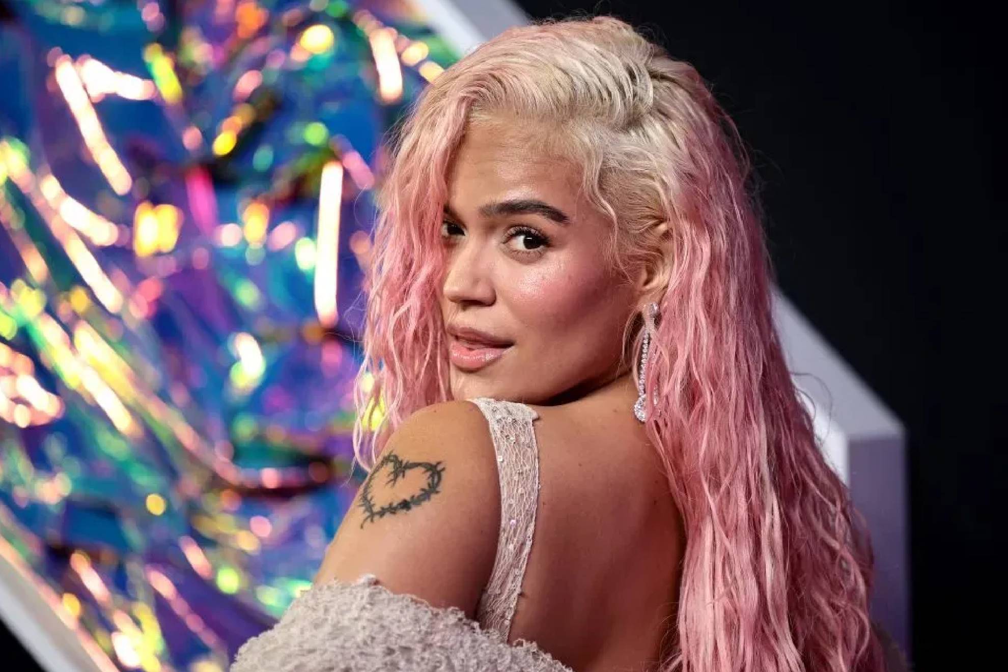 Karol G sorprendi� cantando El Rey en Tequila, Jalisco.