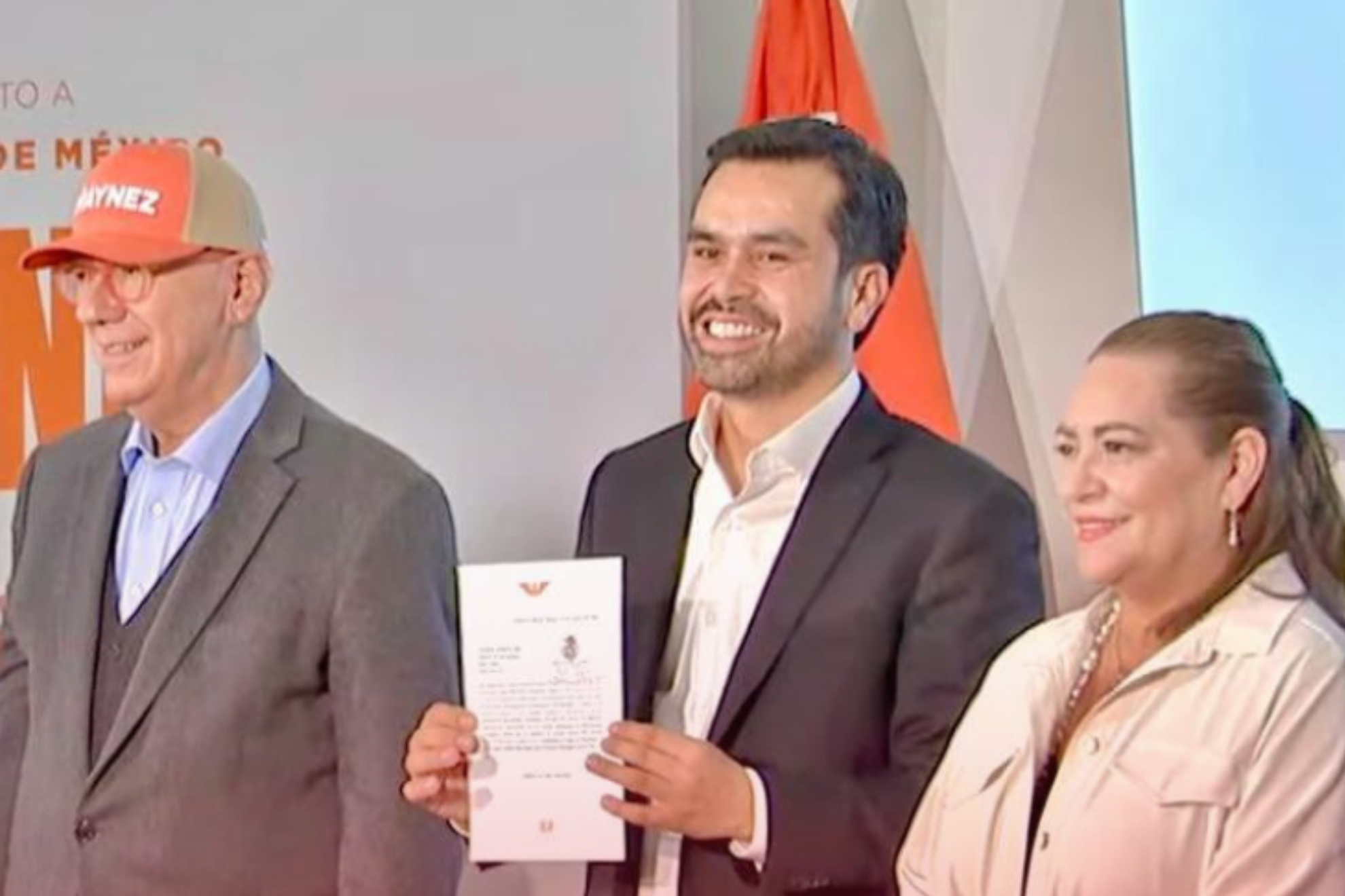 Jorge �lvarez M�ynez en el registro de su candidatura a la Presidencia de M�xico en el INE