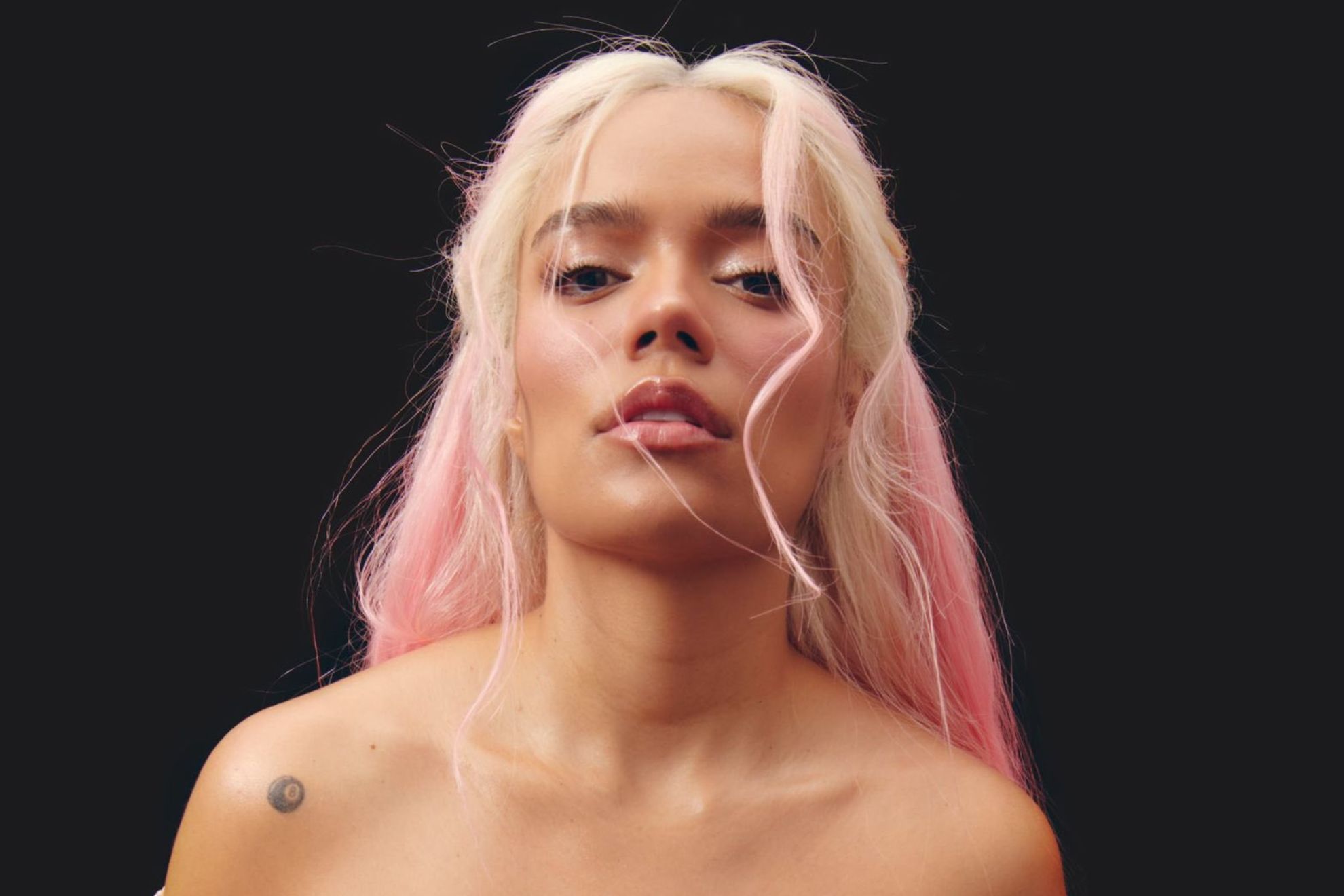 Critican error ortogr�fico de Karol G