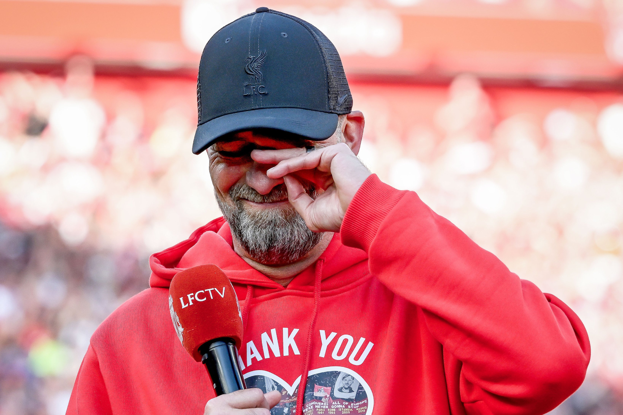 J�rgen Klopp se despide de la gran afici�n del Liverpool, sus jugadores y cuerpo t�cnico