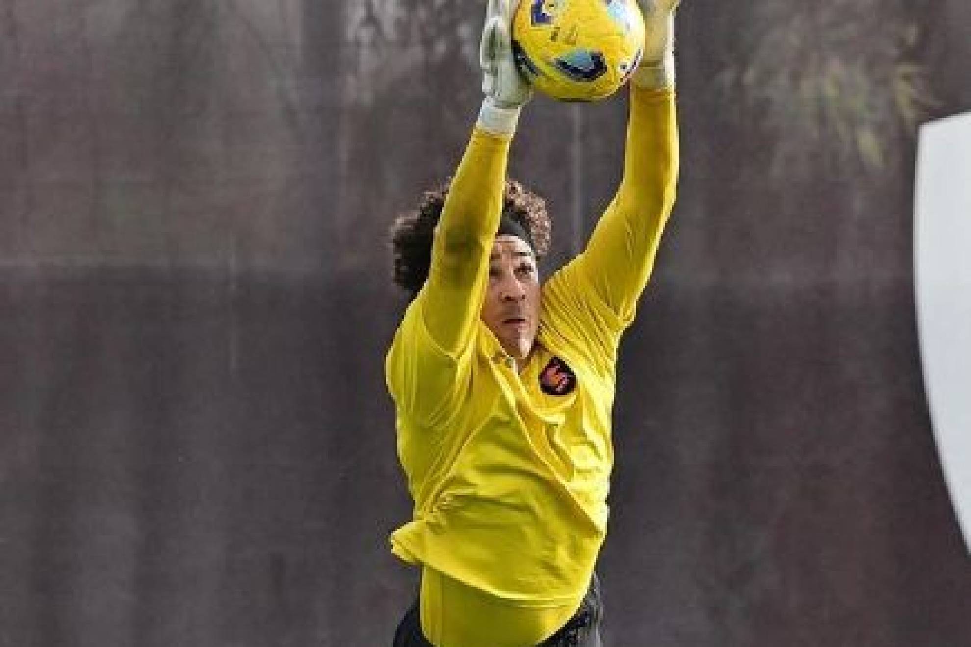 El mexicano podr�a despedirse del torneo italiano, junto al descenso de su plantilla