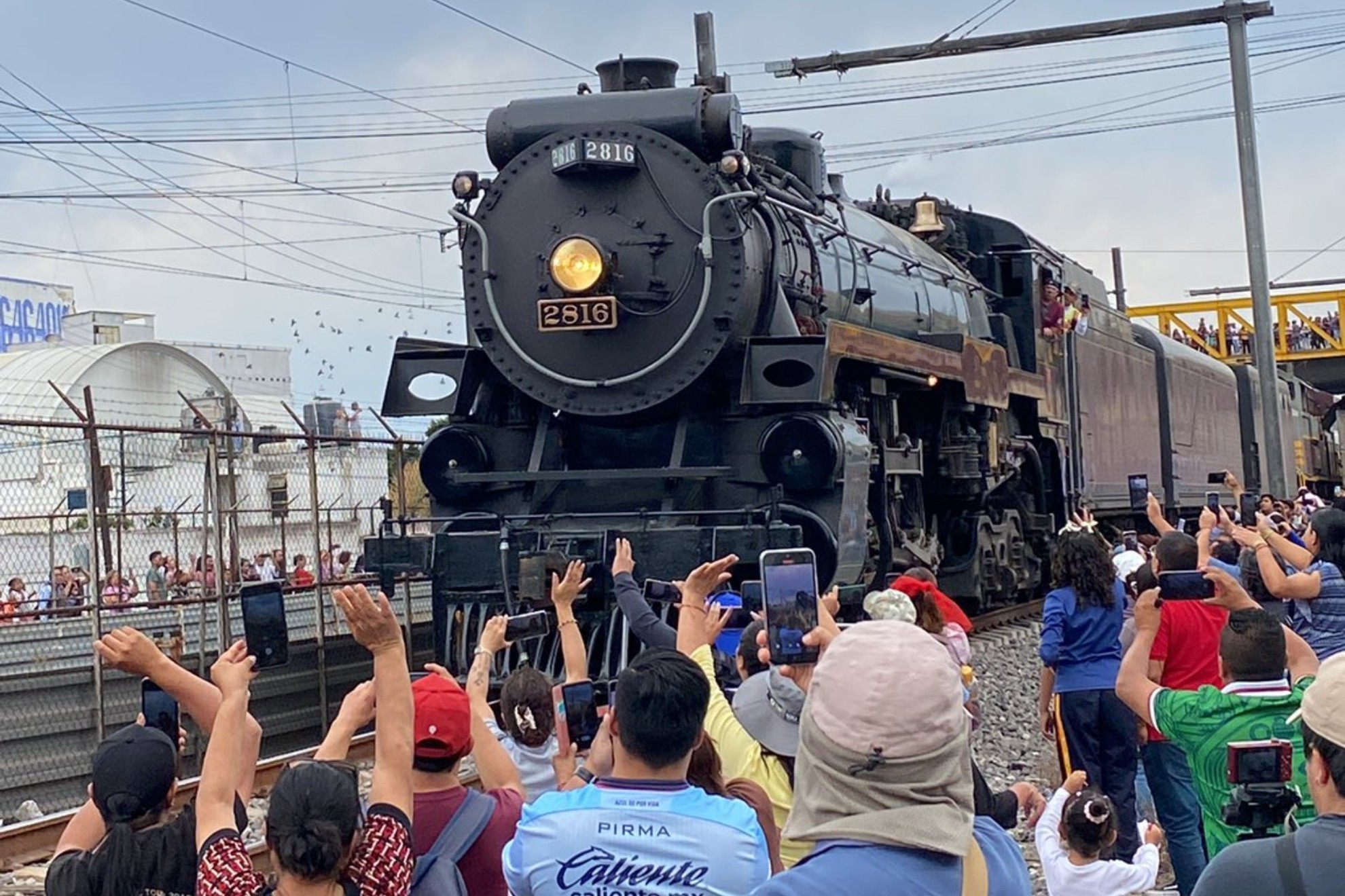 Muere mujer impactada por tren en Nopala, Hidalgo; se estaba tomando selfie