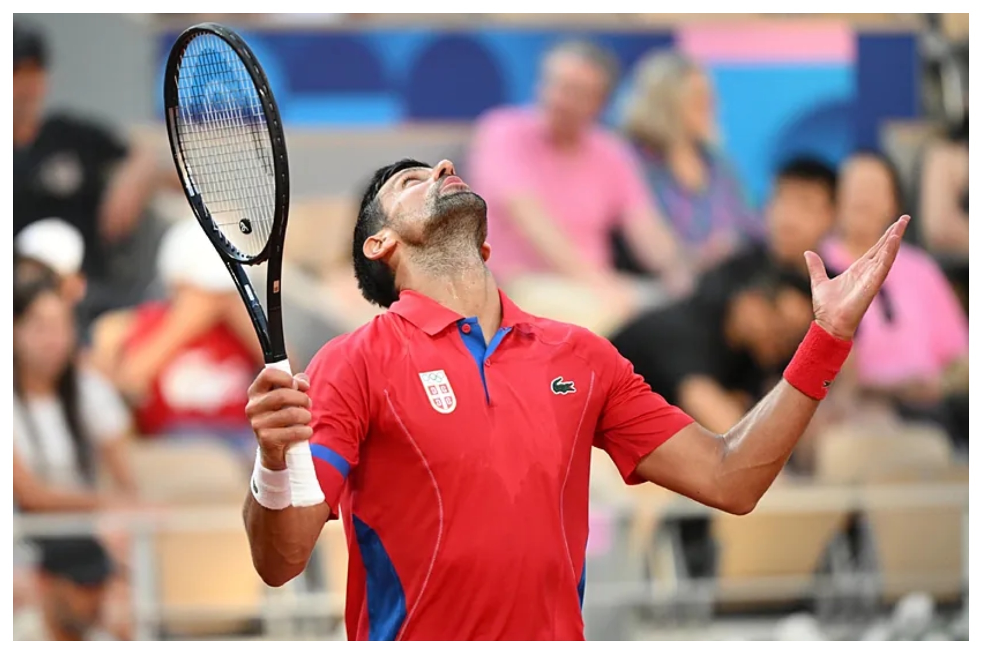 Djokovic mira al cielo en Par�s