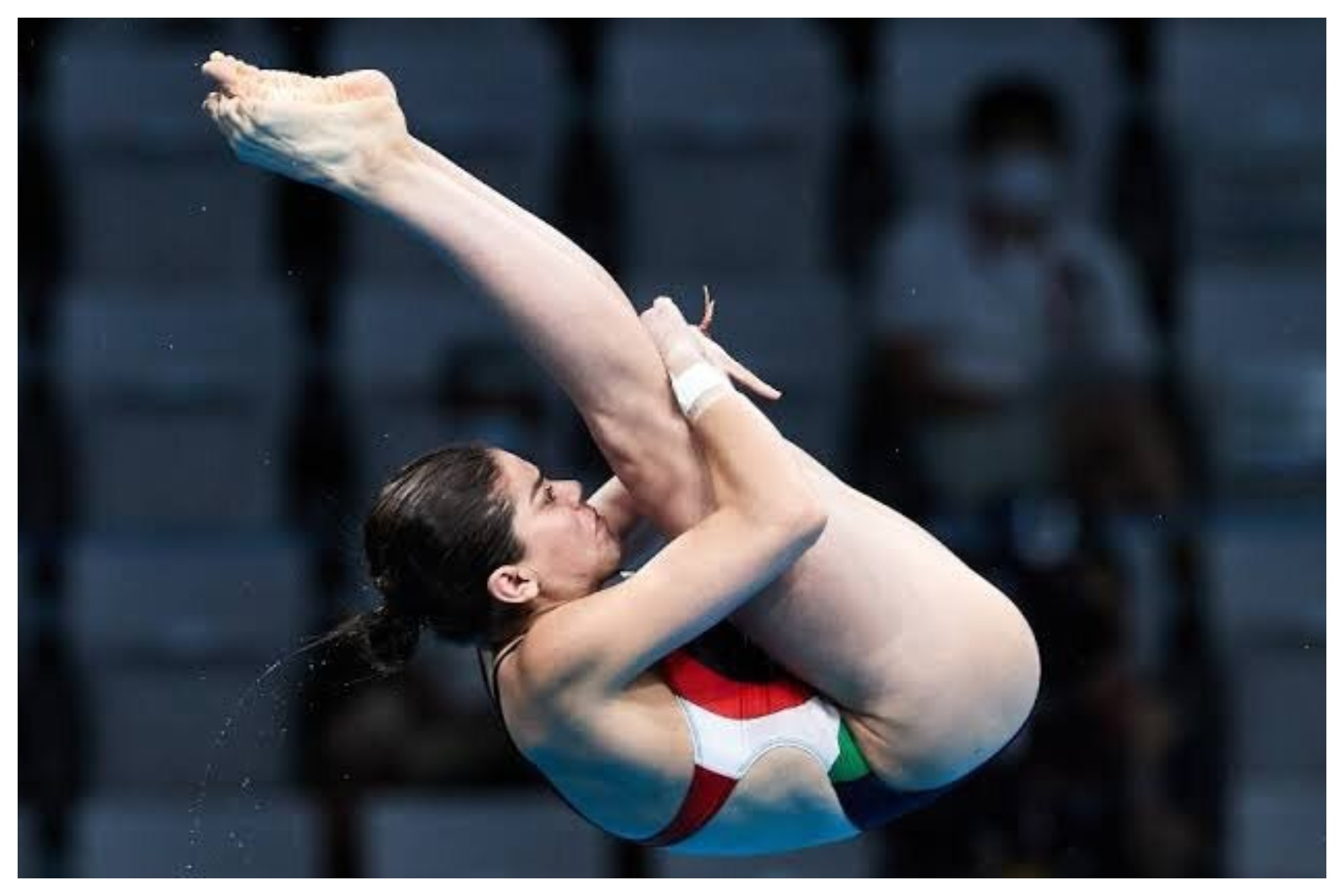 Alejandra Orozco ejecuta un salto