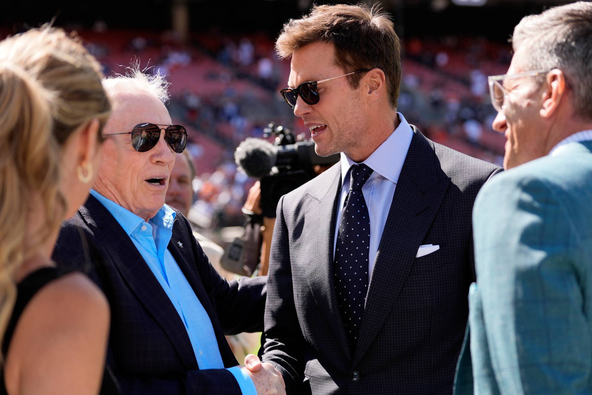 Tom Brady debut� como analista en el Cowboys vs Browns.