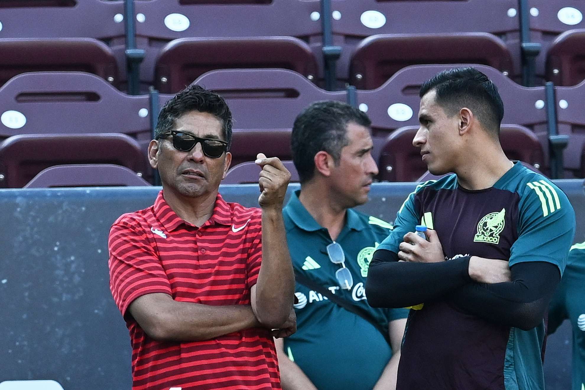 Jorge Campos, ex portero de Selecci�n Mexicana, de cerca del Tri de Aguirre y M�rquez