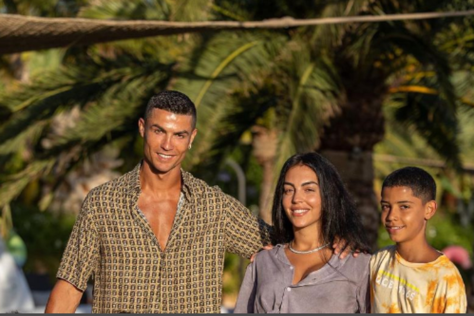 Cristiano y Georgina con su hijo