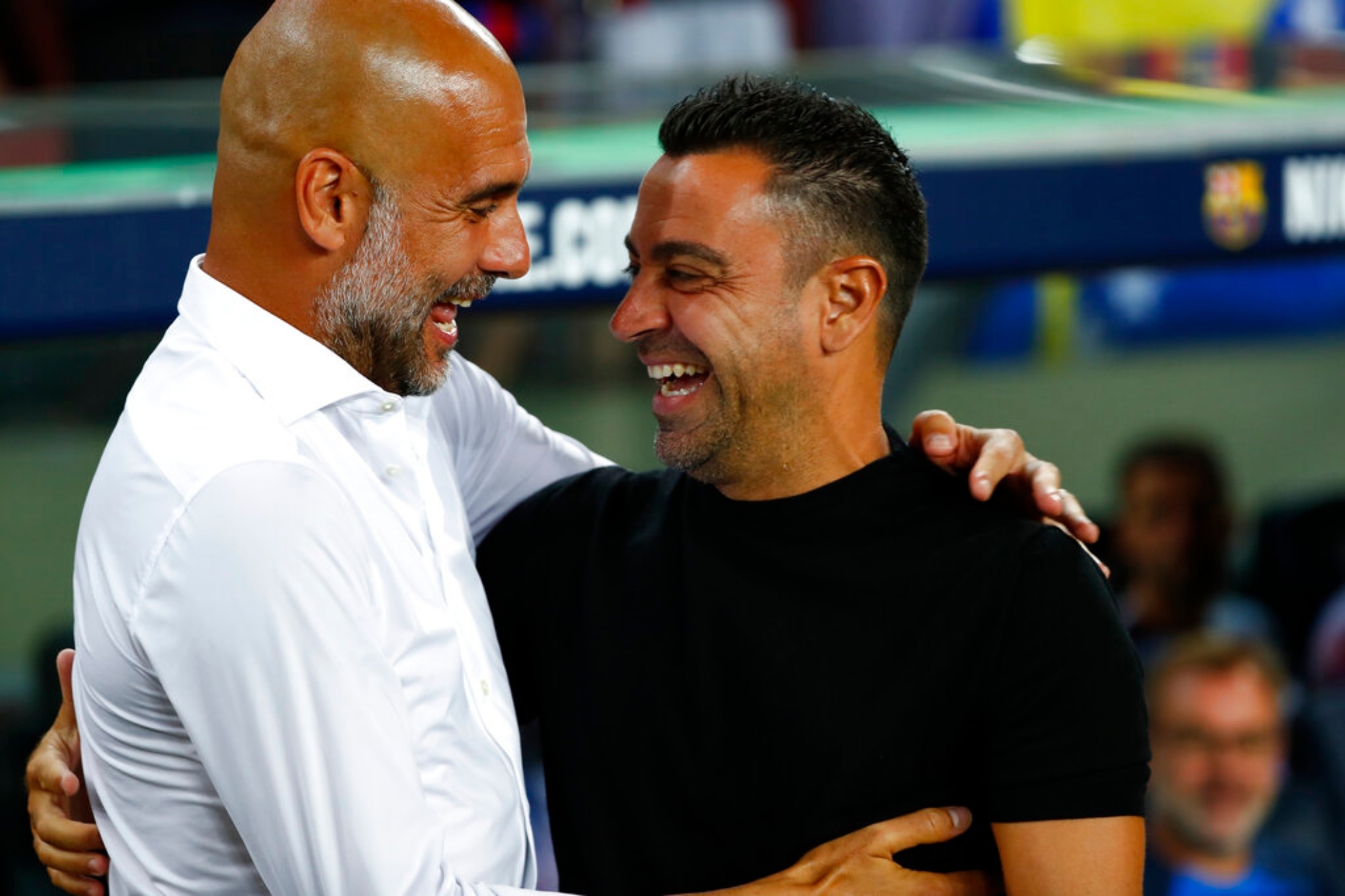 Pep Guardiola saluda a Xavi Hern�ndez