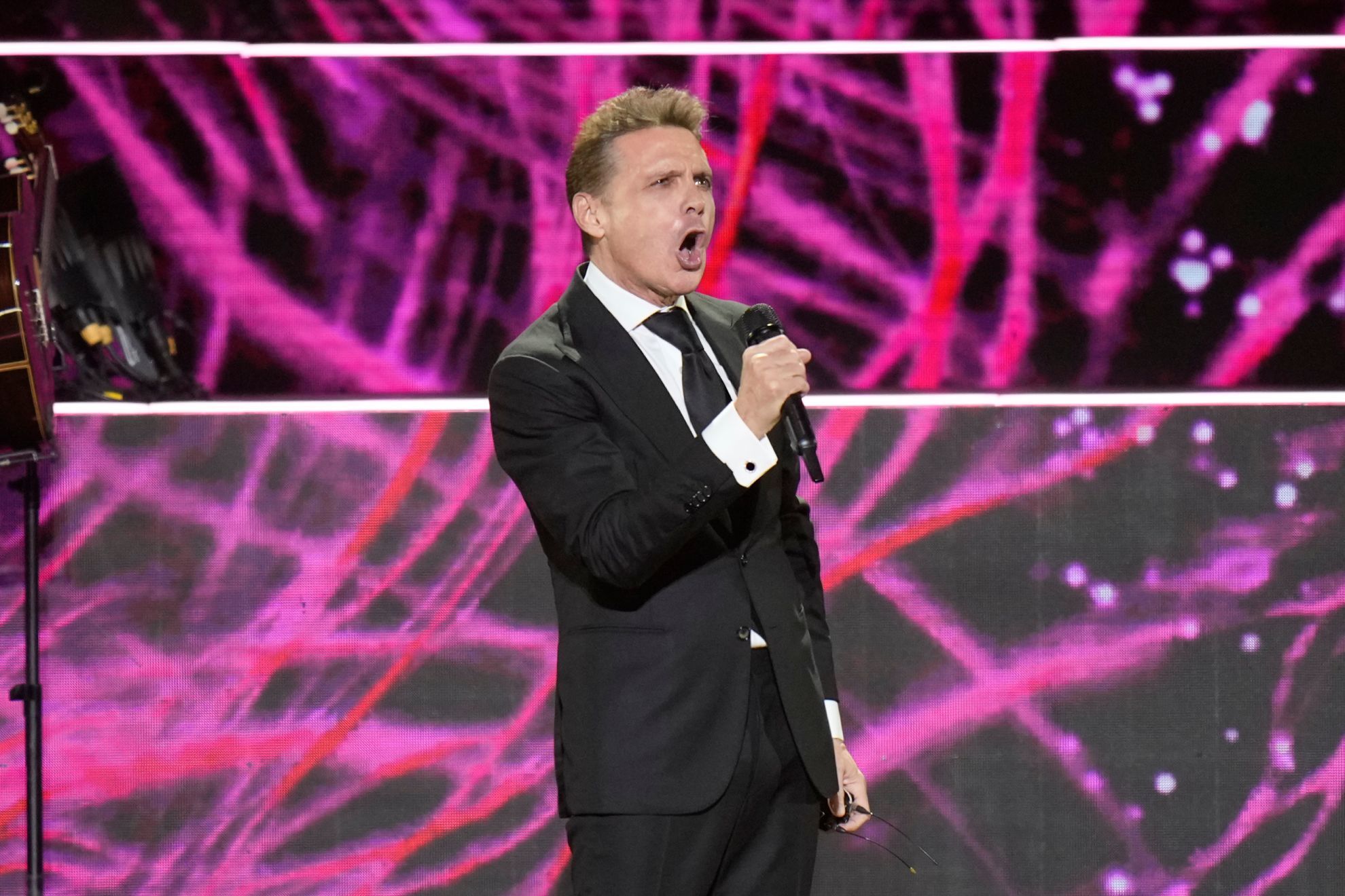 Luis Miguel confirma fecha en Lima ¡Los fanáticos celebran su regreso!, image size:1980x1320