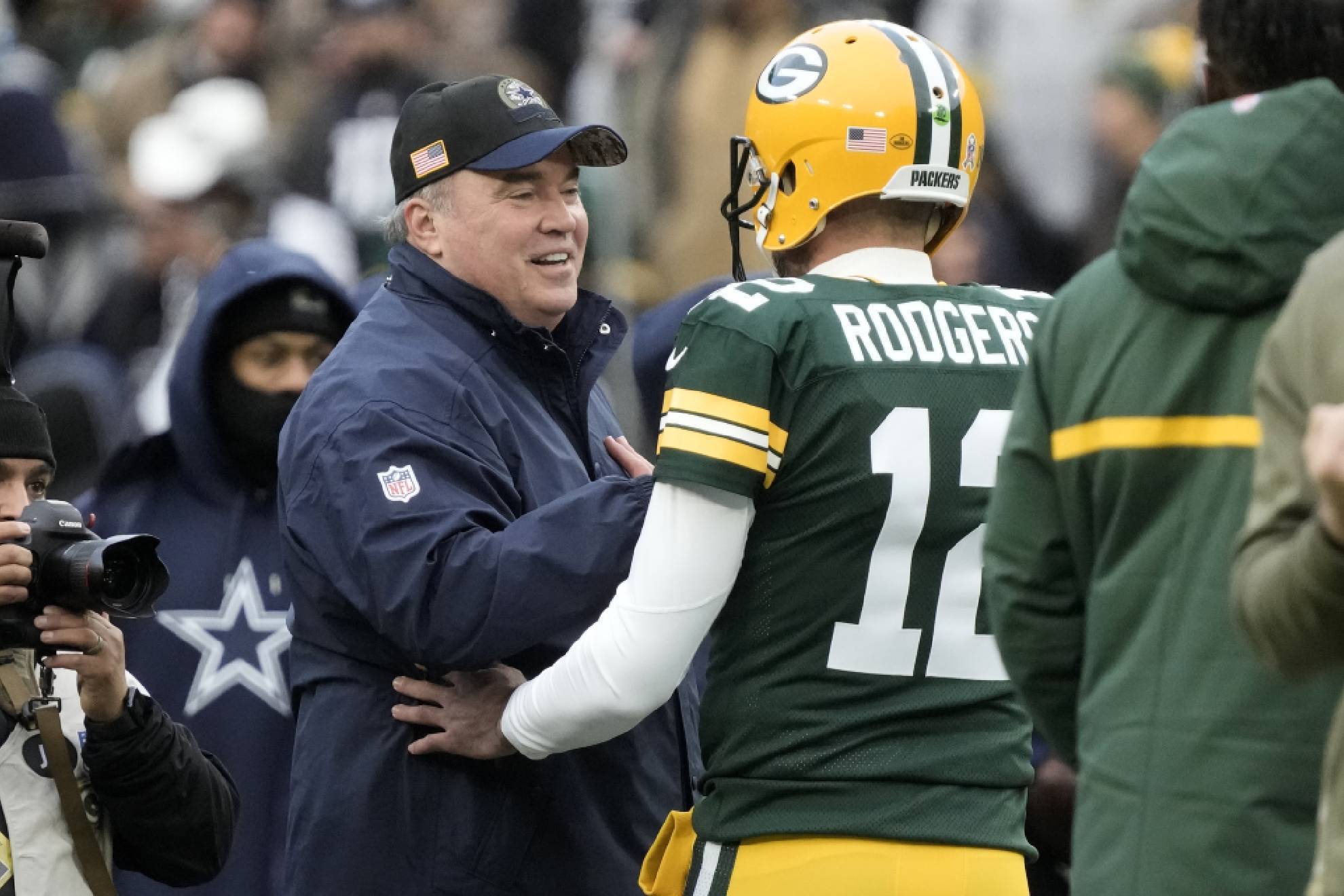 Mike McCarthy es uno de los candidatos para dirigir a Saints