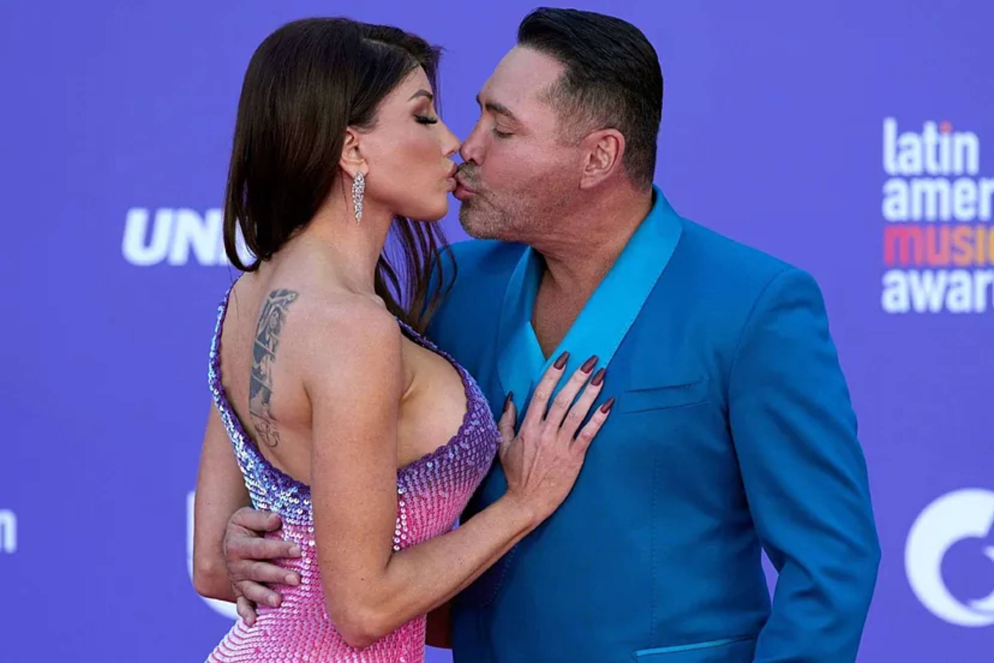 Holly Sonders junto al Golden Boy