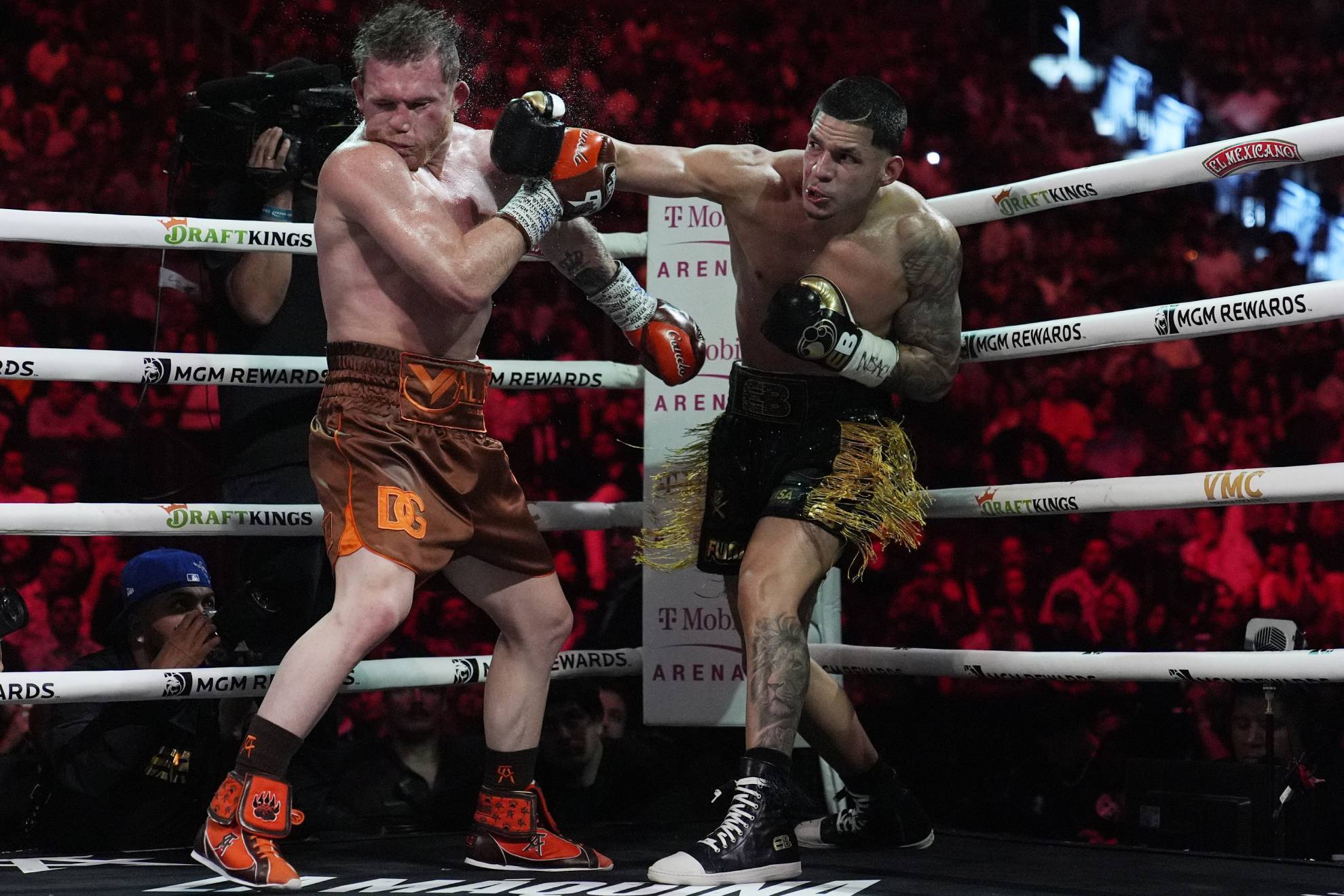 El puertorrique�o sucumbi� ante Sa�l �lvarez