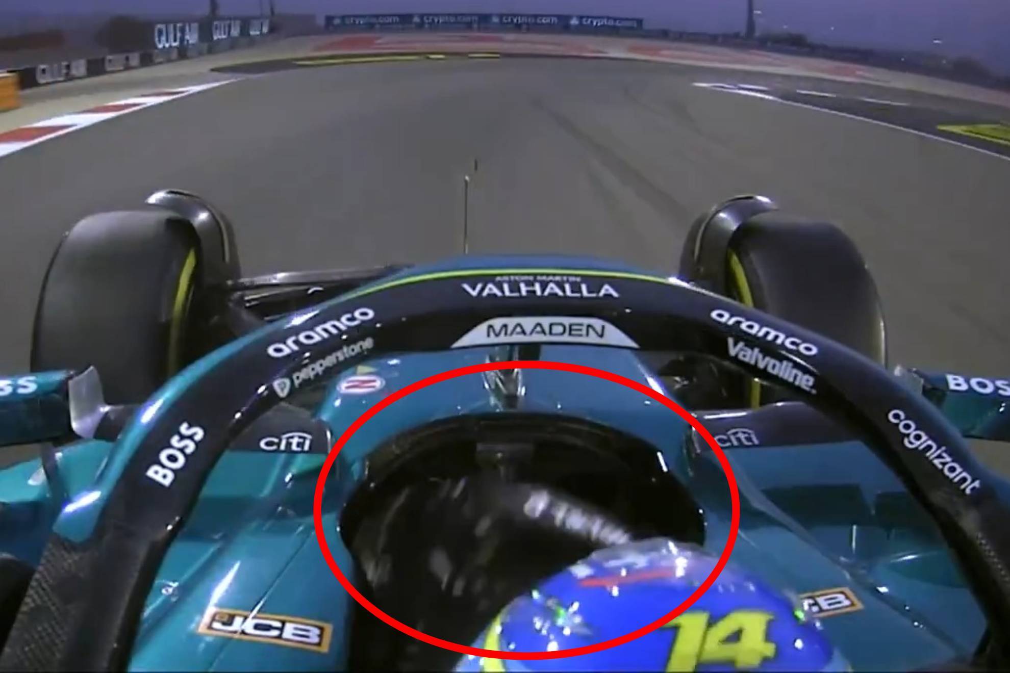 Y de la nada, Fernando Alonso se qued� sin volante