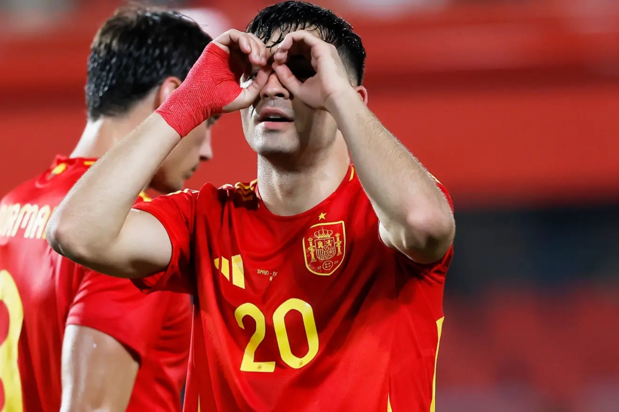 Pedri celebra un gol con Espa�a