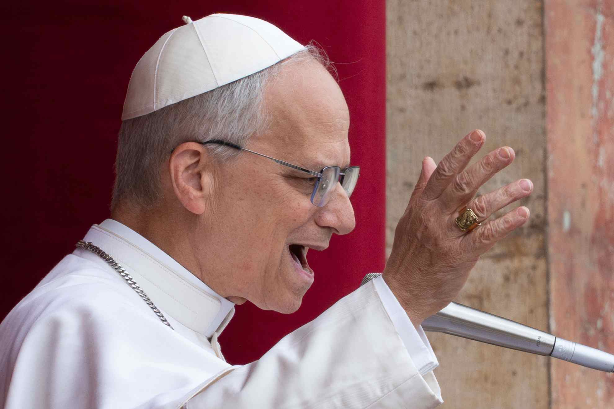 Papa Le�n XIV da su primera misa desde la Bas�lica de San Pedro