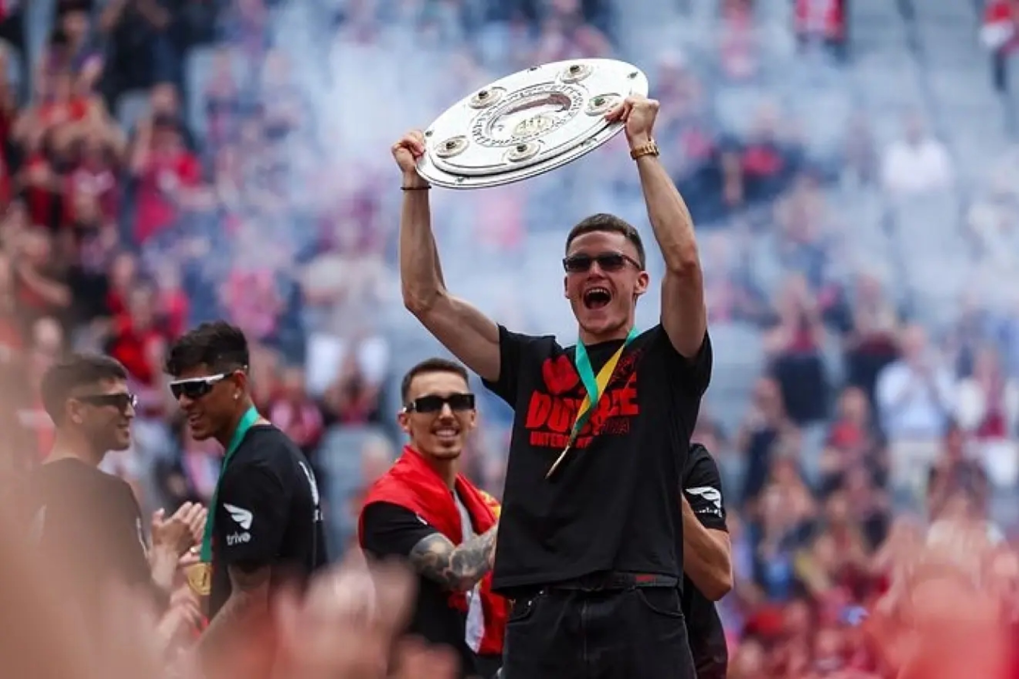 Wirtz celebra un t�tulo con el Bayer Leverkusen