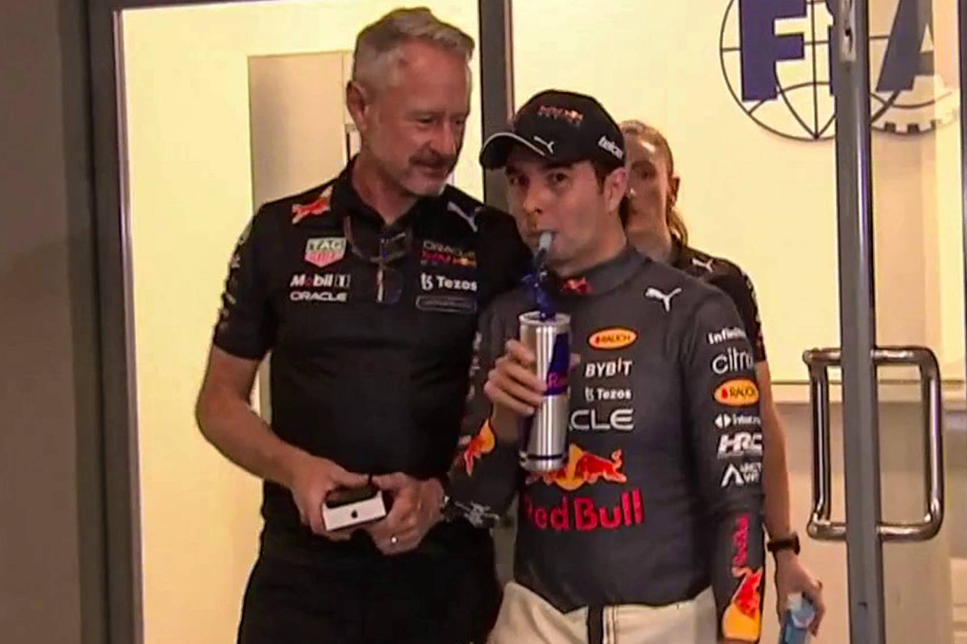 Y no, Checo P�rez no tuvo que acudir con los comisarios de F1