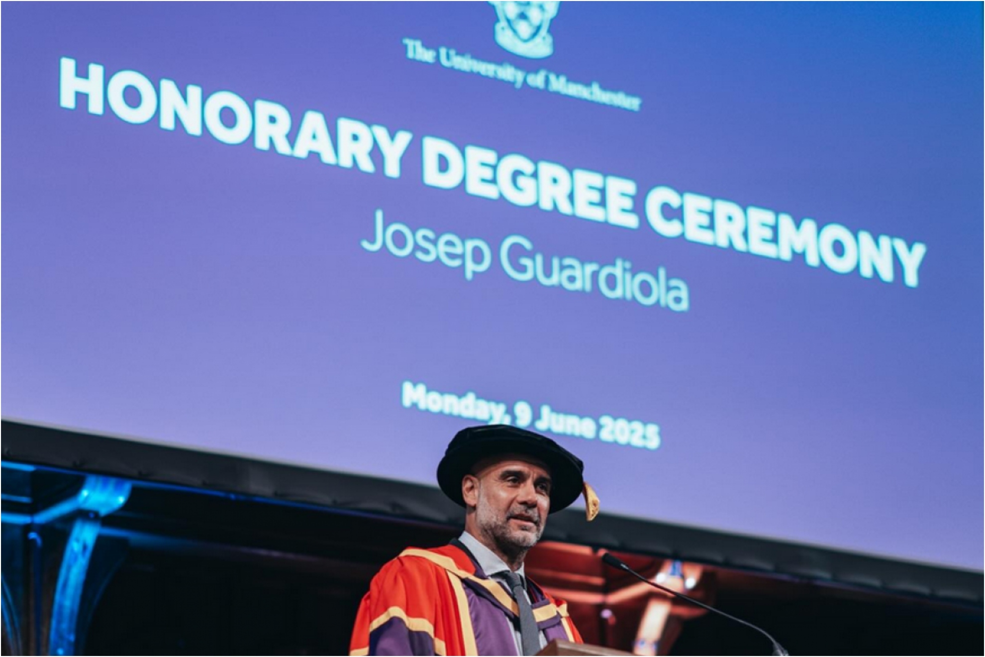Guardiola, en el momento de su discurso en la Universidad de M�nchester.