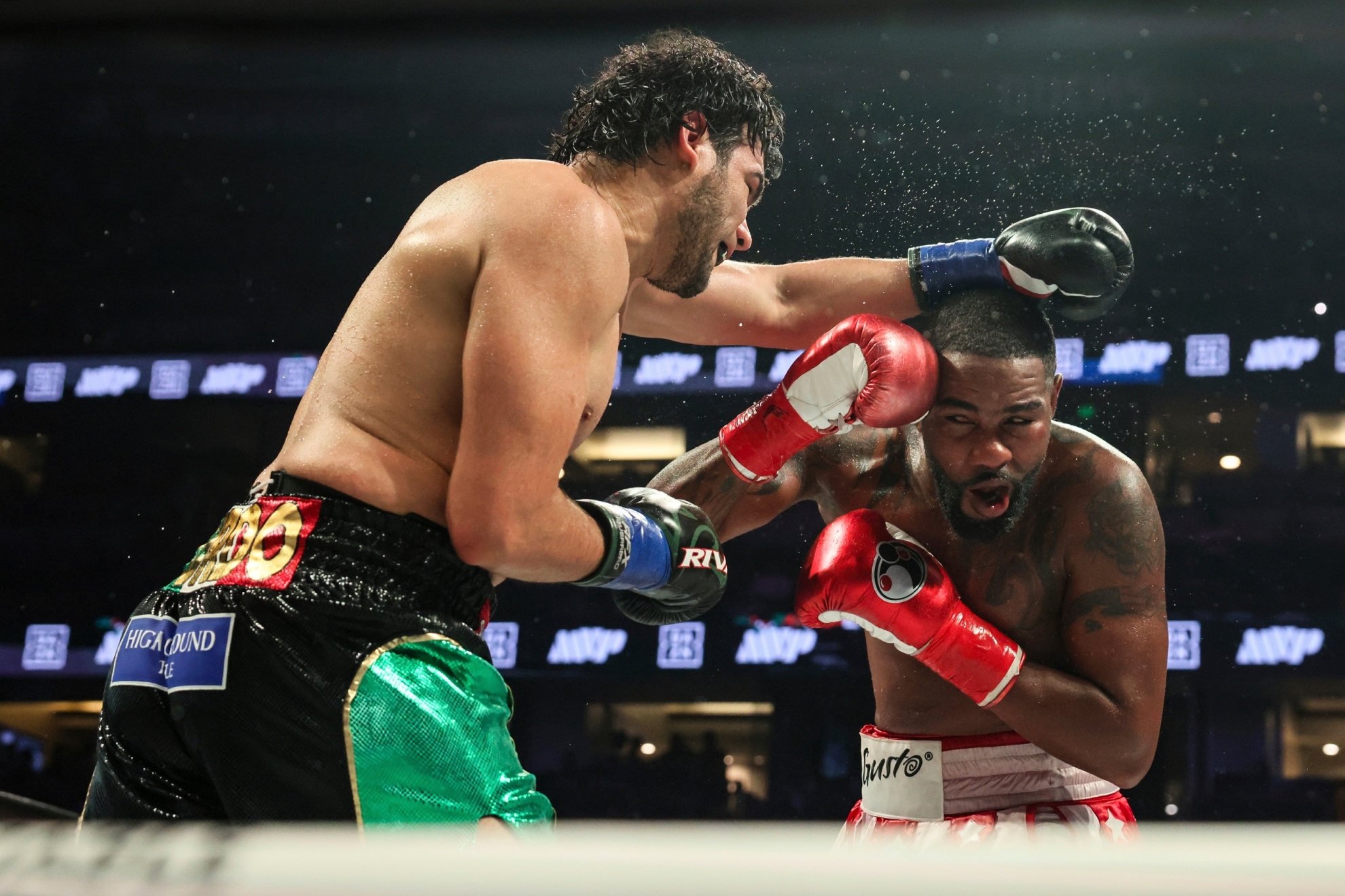 Zurdo Ram�rez vs Yuniel D�rticos