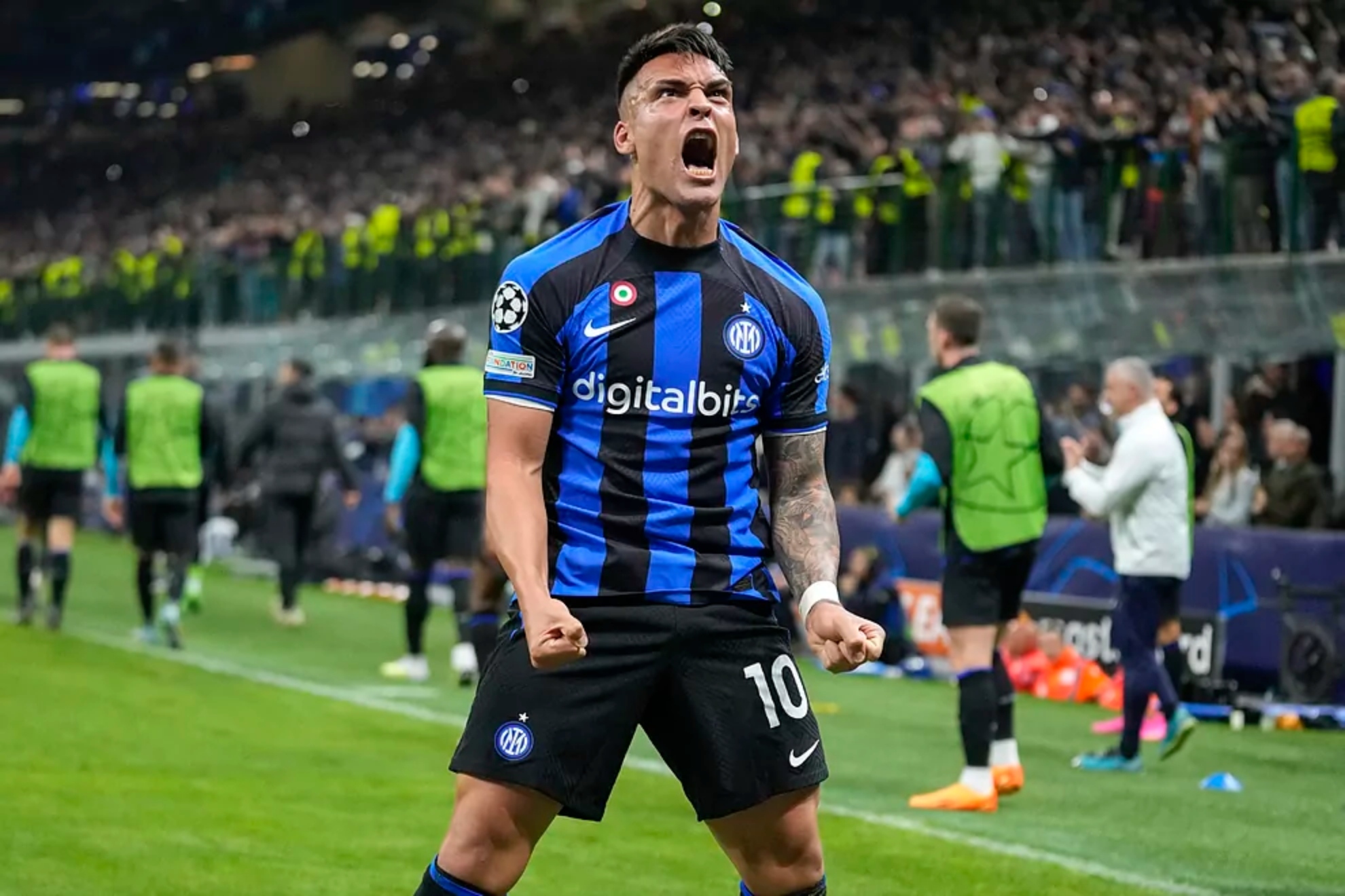 Lautaro Mart�nez celebra un gol con el Inter