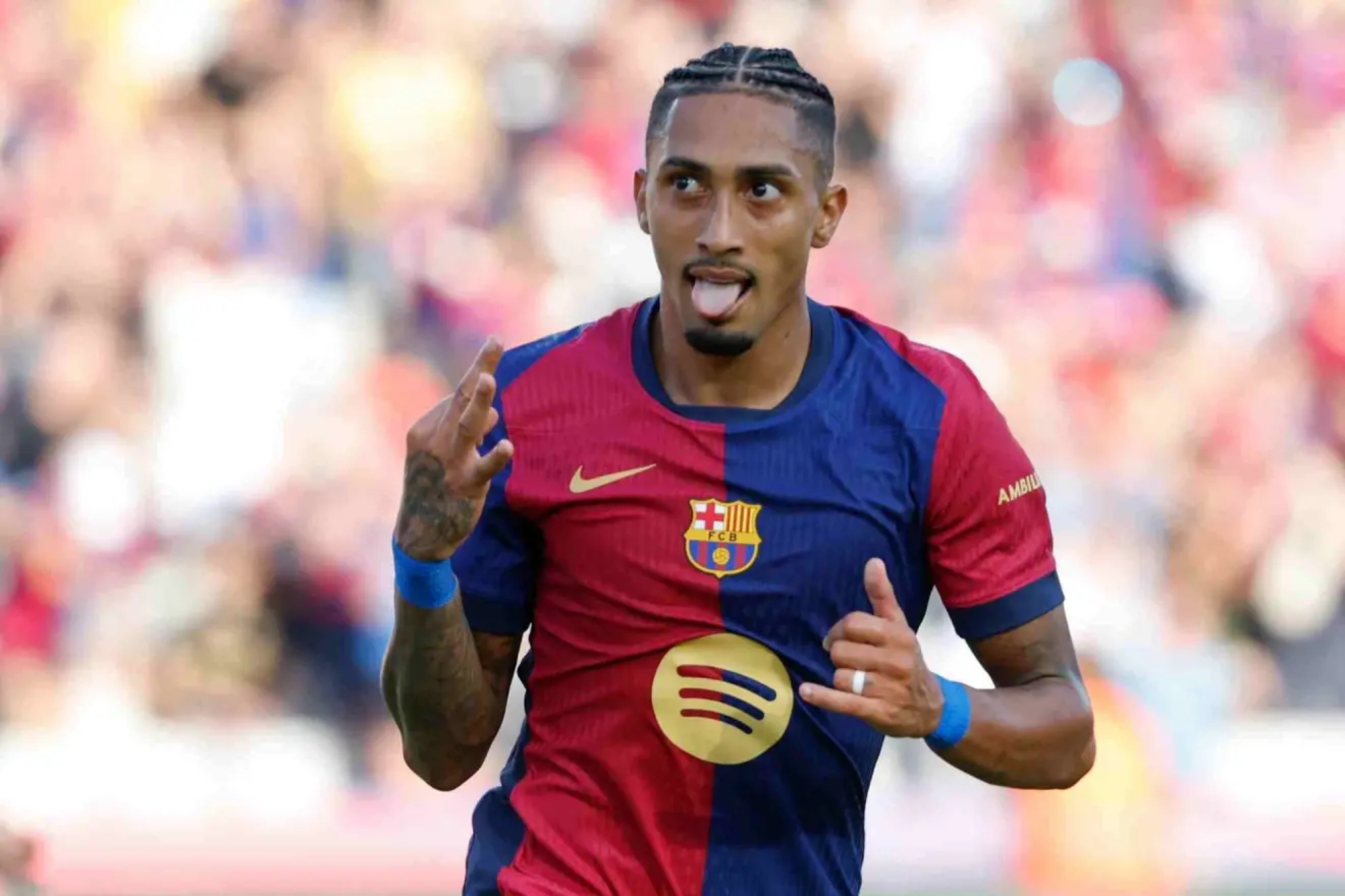 Raphinha celebra un gol con el Barcelona