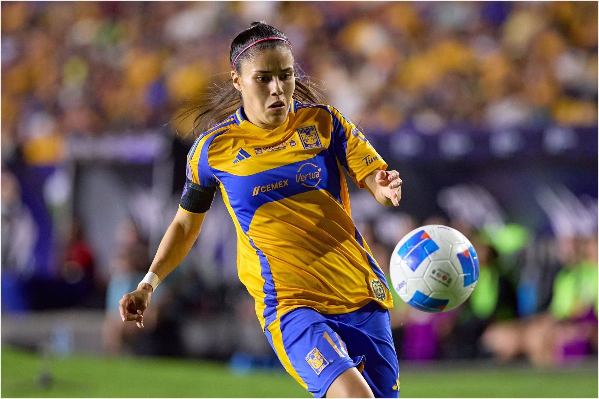 Lizbeth Ovalle, durante un partido con Tigres Femenil.
