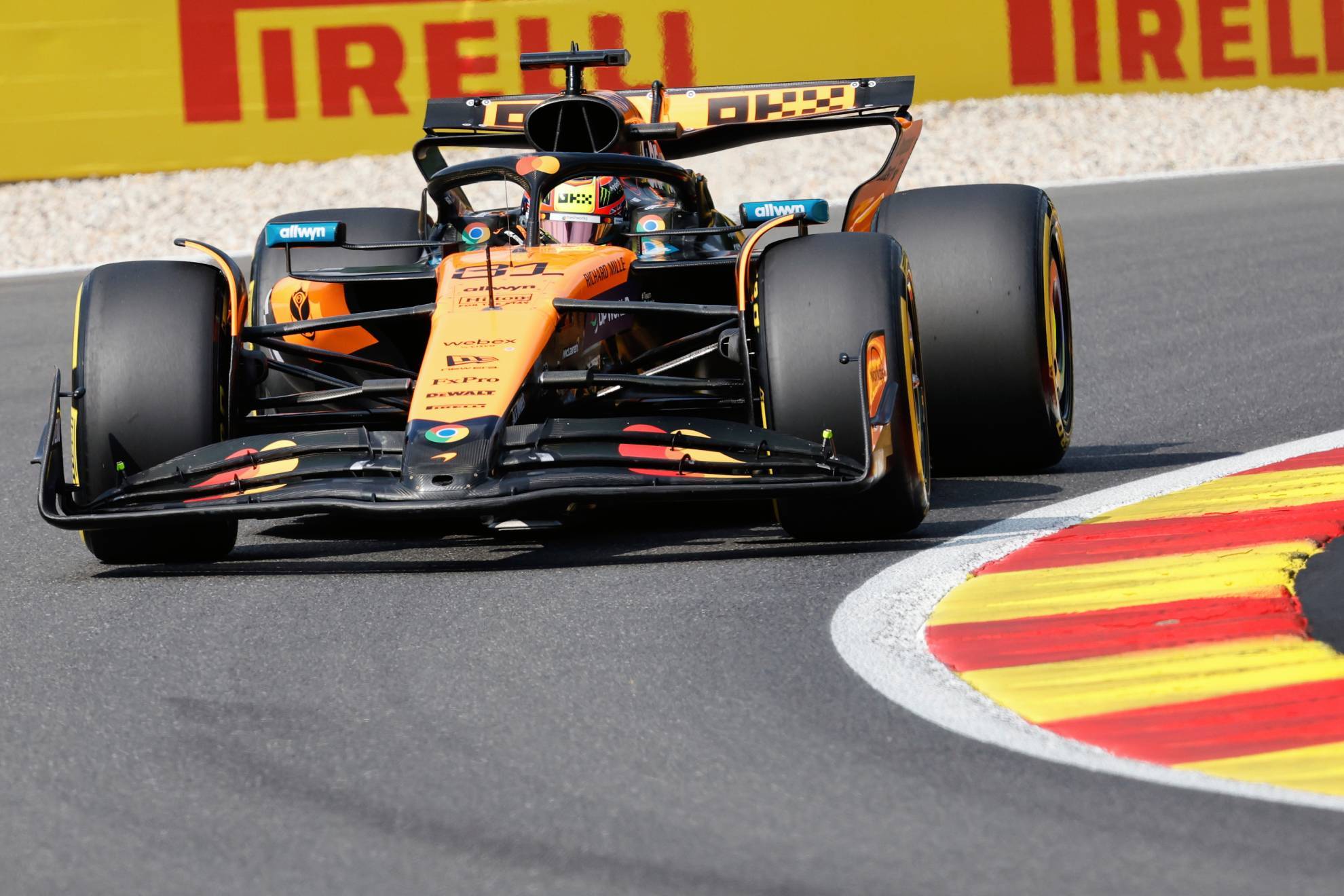 El l�der del campeonato de F1 se qued� con la mini pole position