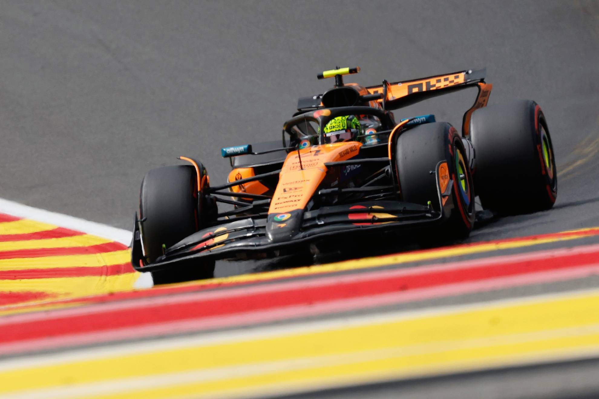 El brit�nico obtuvo su cuarta pole position en 2025