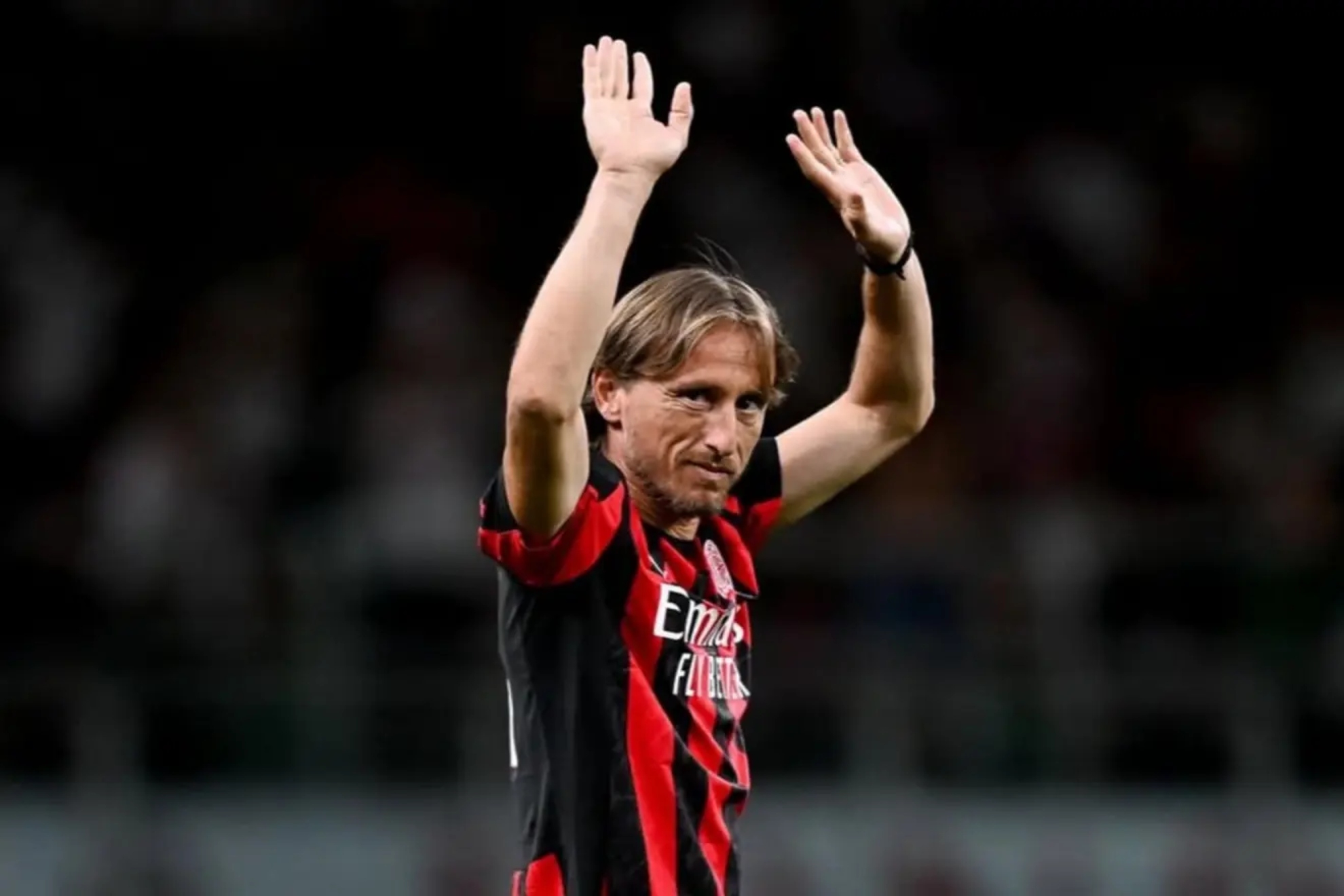 Modric, con la camiseta del Milan