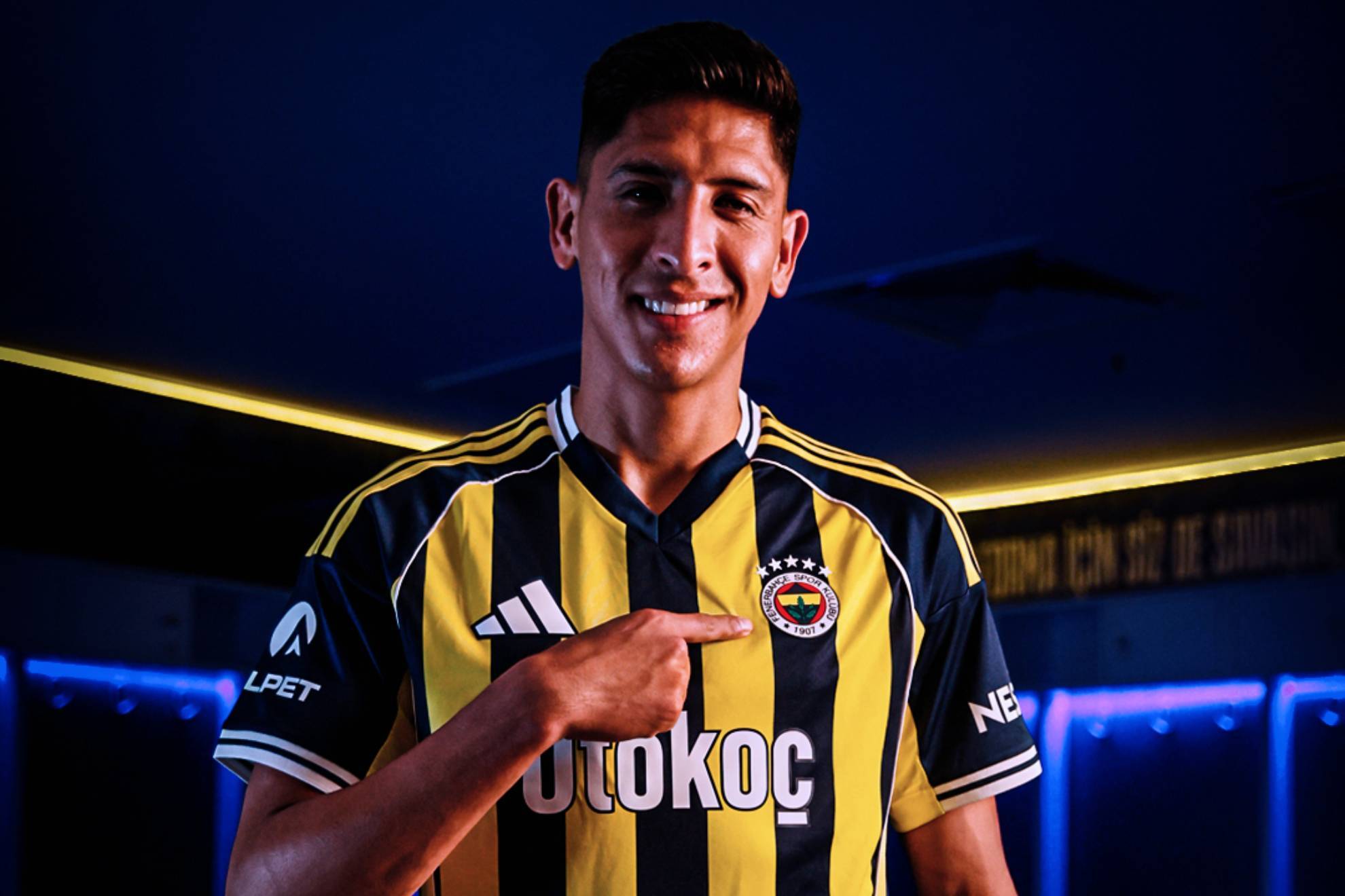 El extra�o dorsal de Edson �lvarez con Fenerbahce: �Cu�ndo ser� el debut con Mourinho?