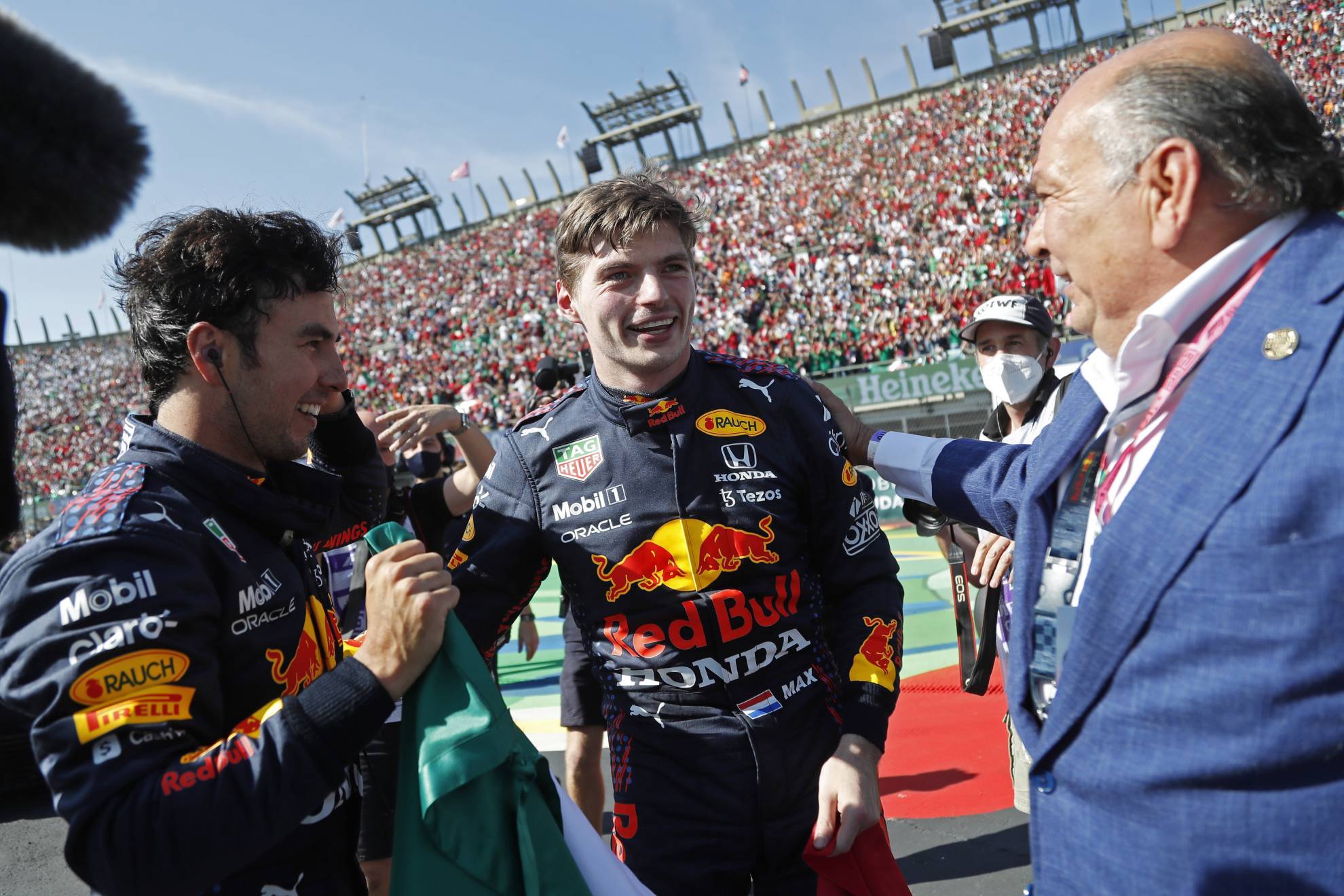 Pap� de Checo P�rez tira pedrada a Red Bull: Hizo campe�n a Verstappen