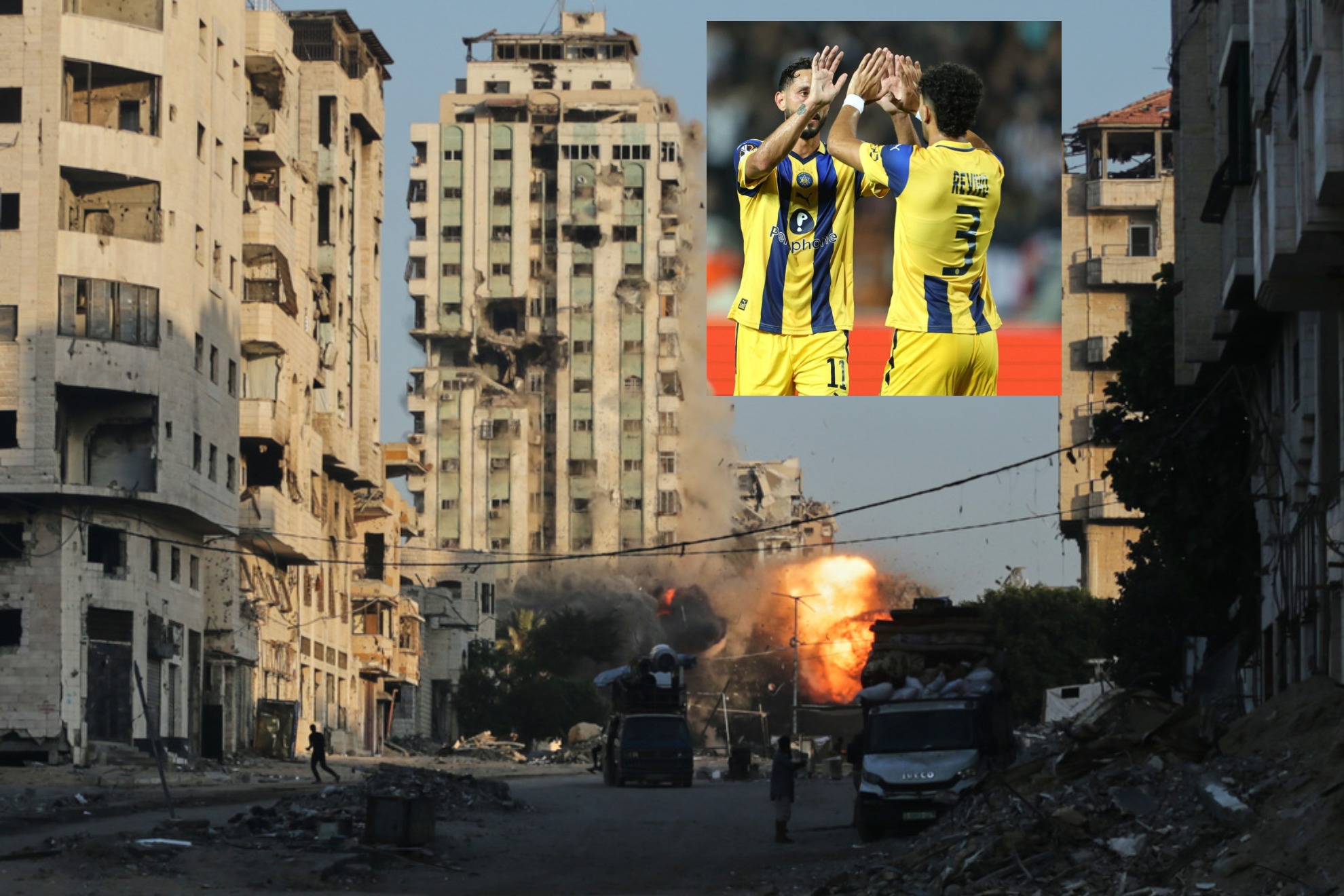 Un montaje con Gaza en guerra y el festejo de los jugadores de Maccabi Tel Aviv.