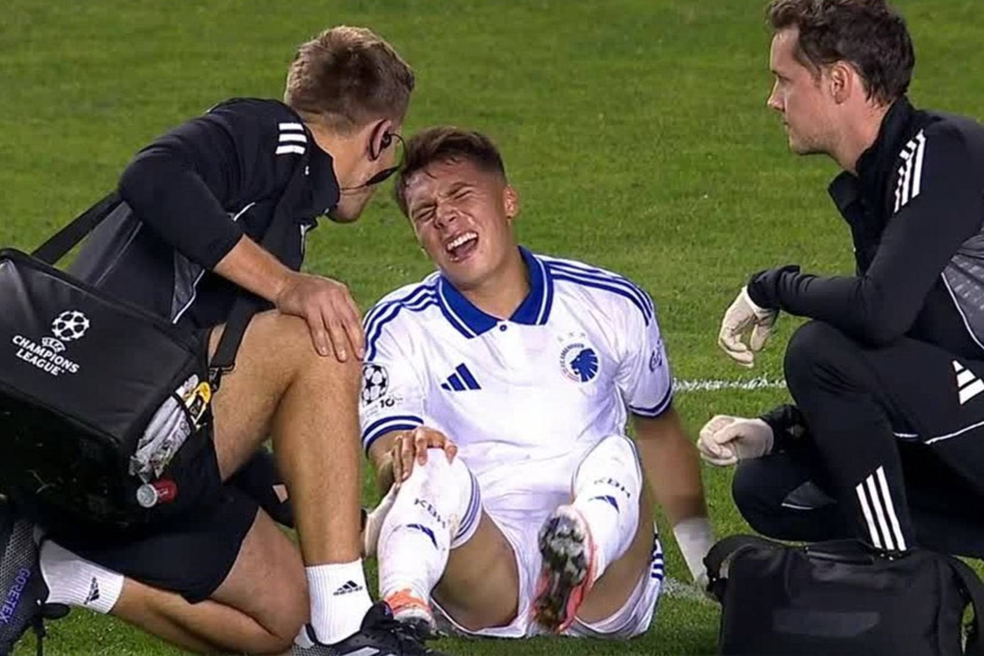 El lateral mexicano tuvo que dejar el partido ante Qarabag al 13