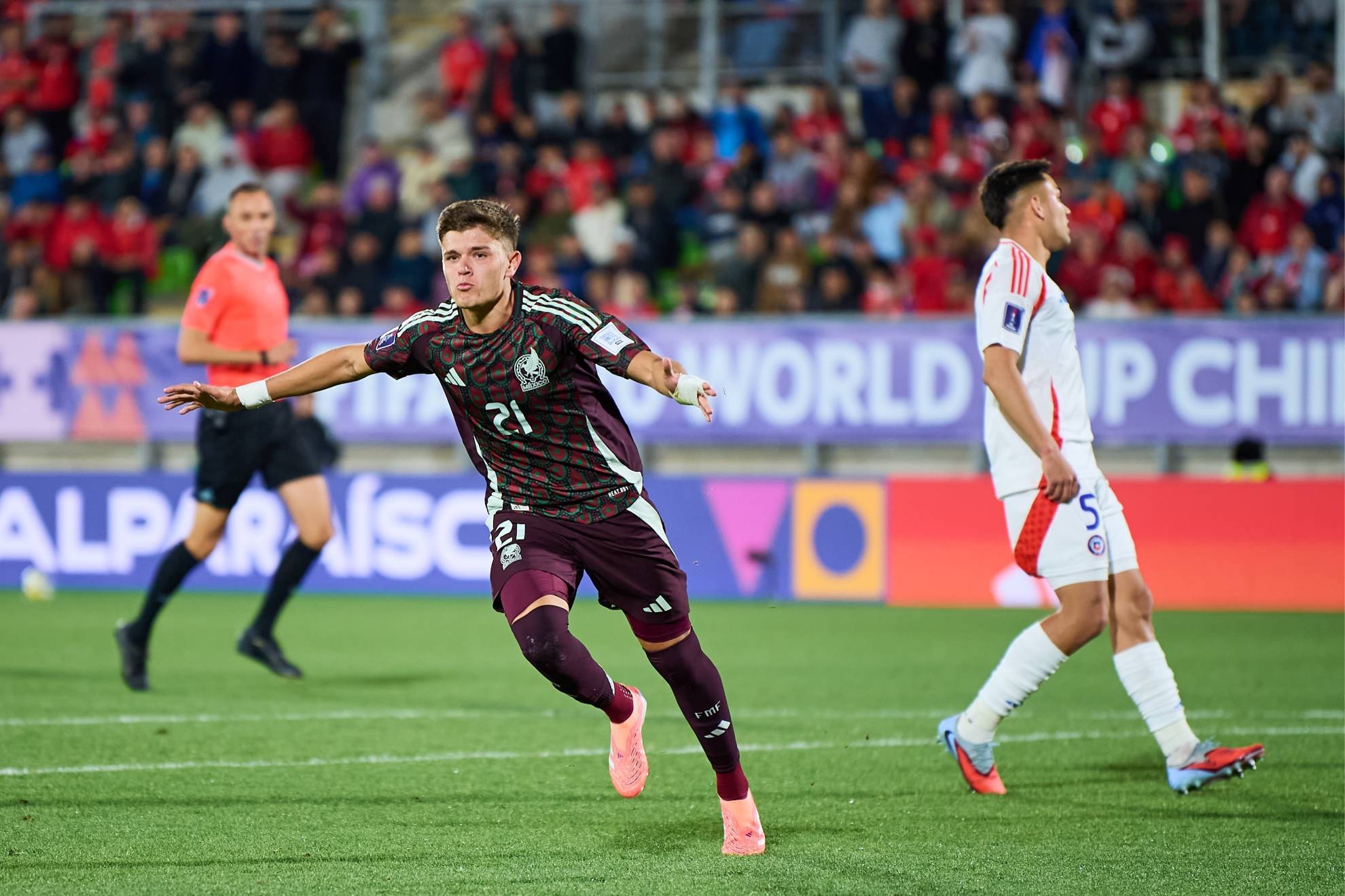 Tahiel Jim�nez dedica gol en el M�xico vs Chile a Mateo Levy en Mundial Sub-20.