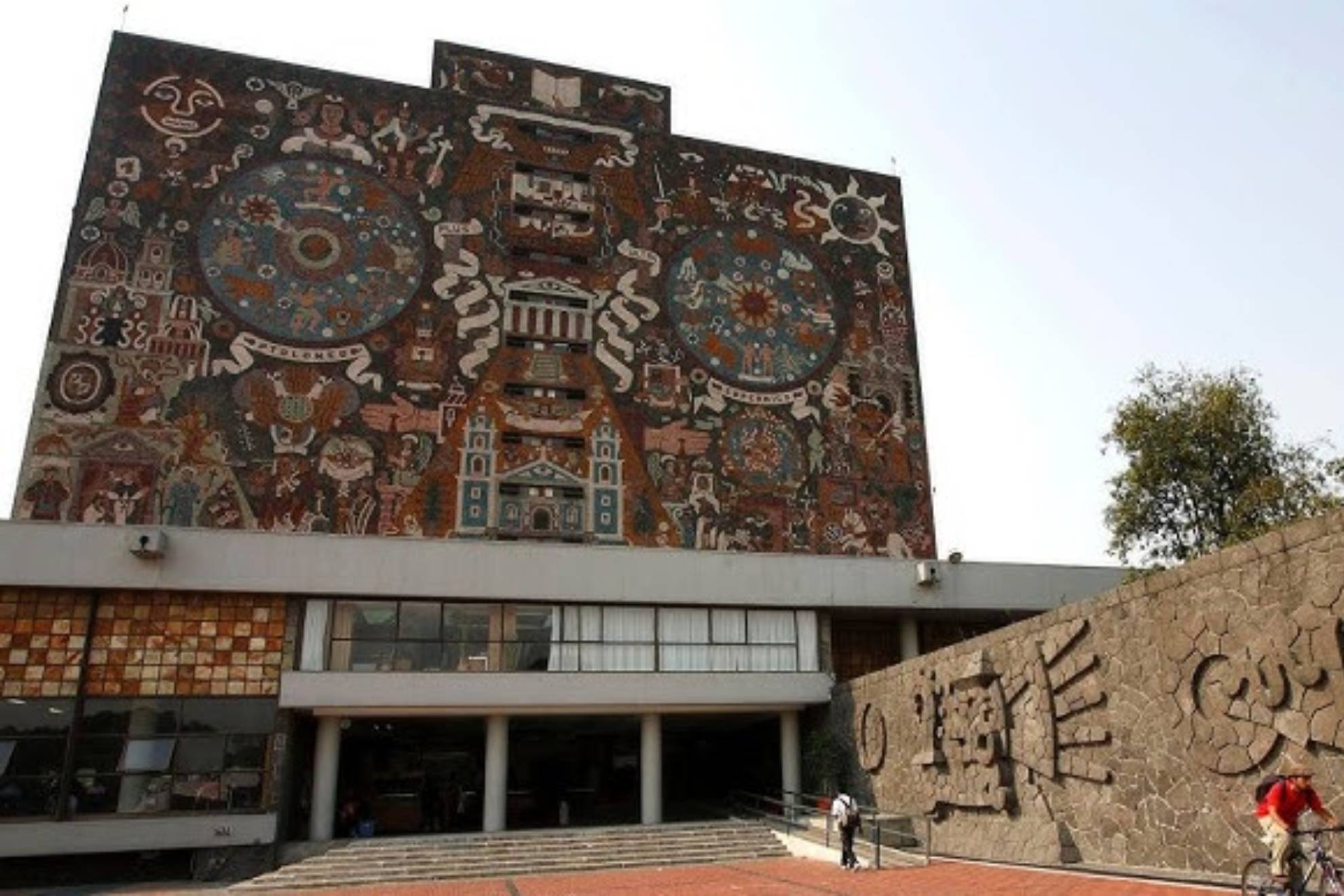 Fiscal�a de la CDMX abre investigaci�n por amenazas contra planteles de la UNAM.